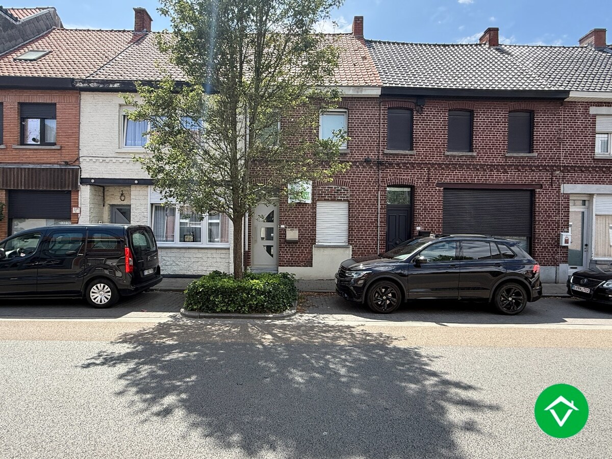 Rijwoning met 3 slaapkamers en tuin te Izegem 