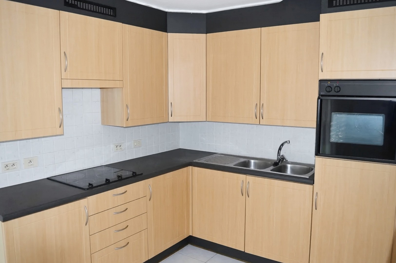 Rustig gelegen gelijkvloers appartement te huur in Oudenburg 