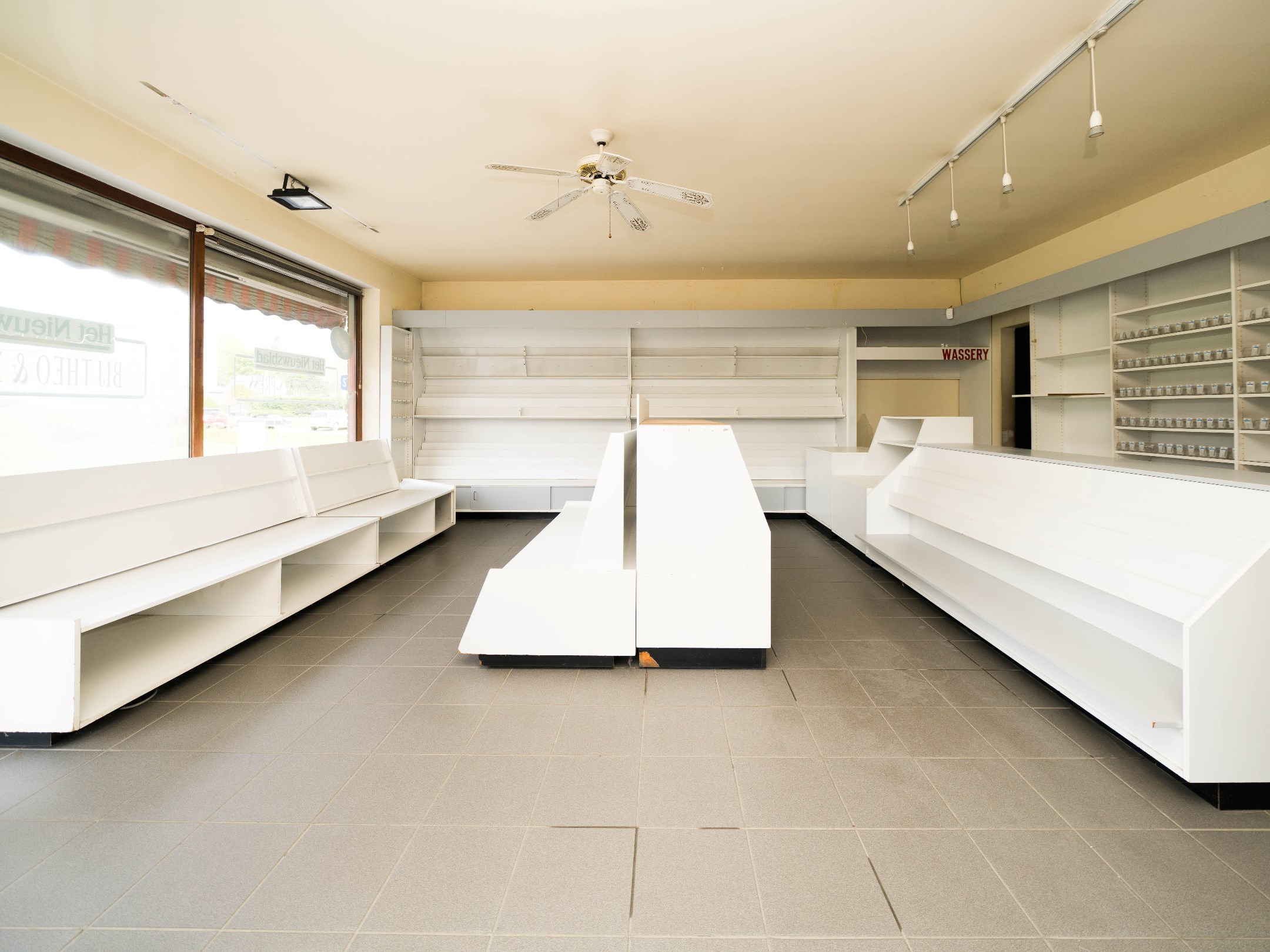 Winkel/kantoorruimte (65m²) op een gunstige ligging 