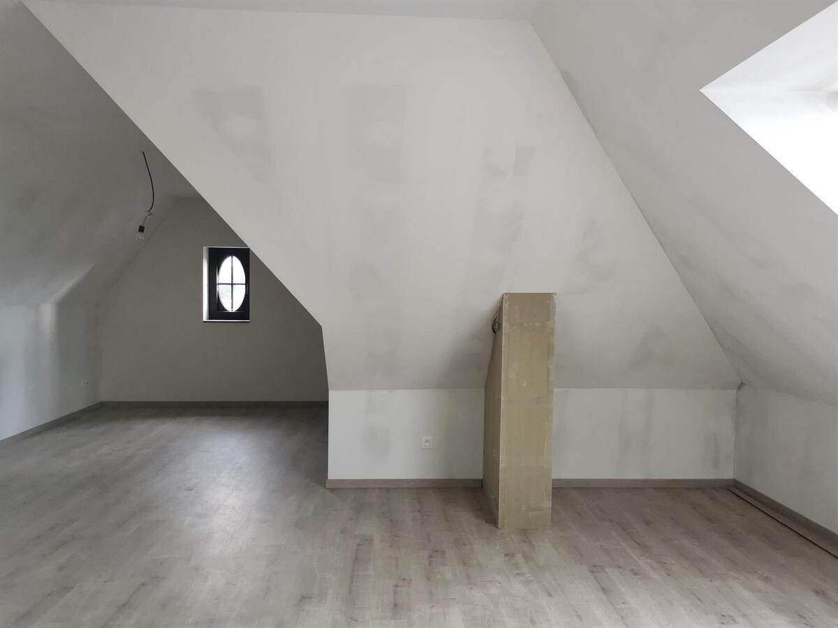 Ruime halfopen bebouwing. Volledig afgewerkte instapklare nieuwbouw. 