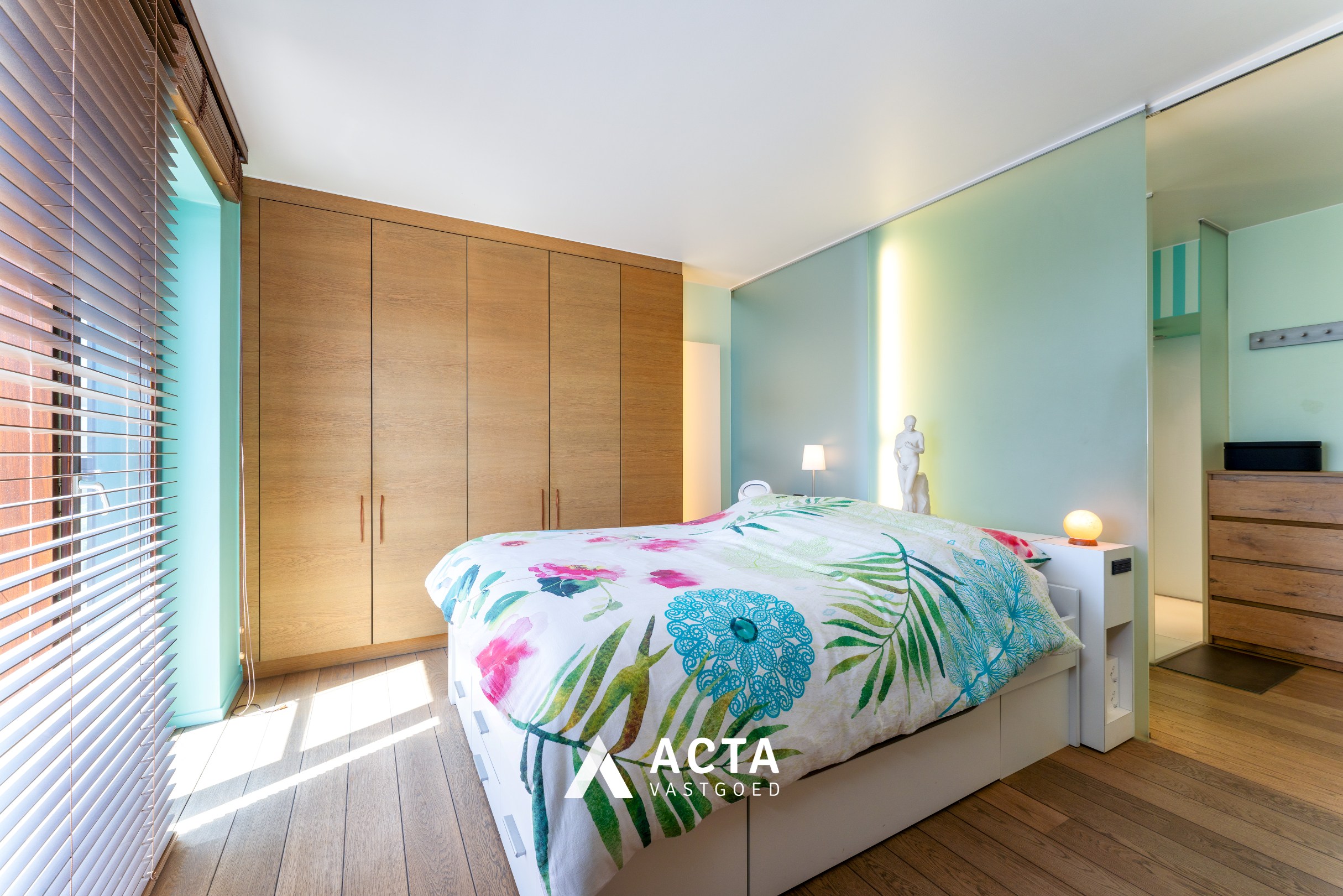 Luxueus dakappartement met 3 slaapkamers en panoramische terrassen in hartje Oostende 