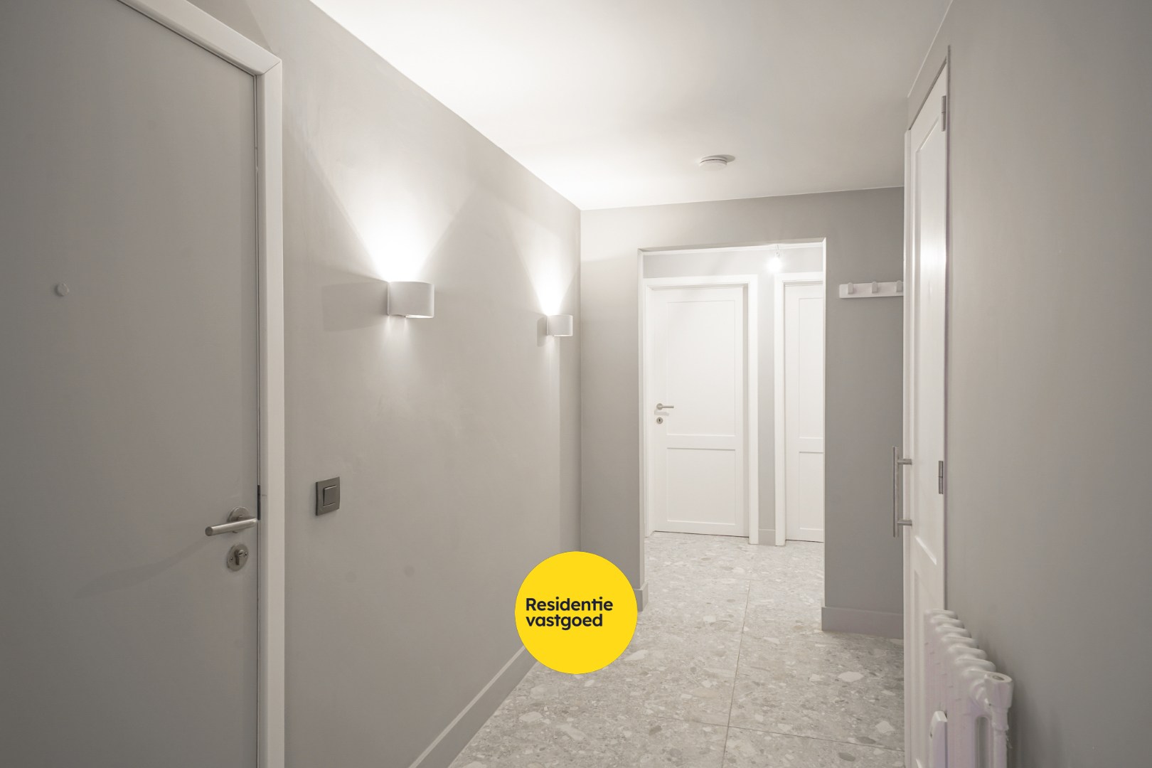 Gerenoveerd 2-slpk appartement met lift in Oostende 