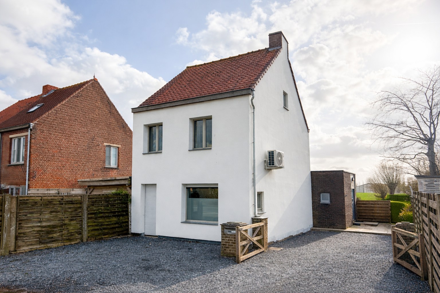 Instapklare gezinswoning met open zicht en mooie tuin, perceel 539 m², Torhout 