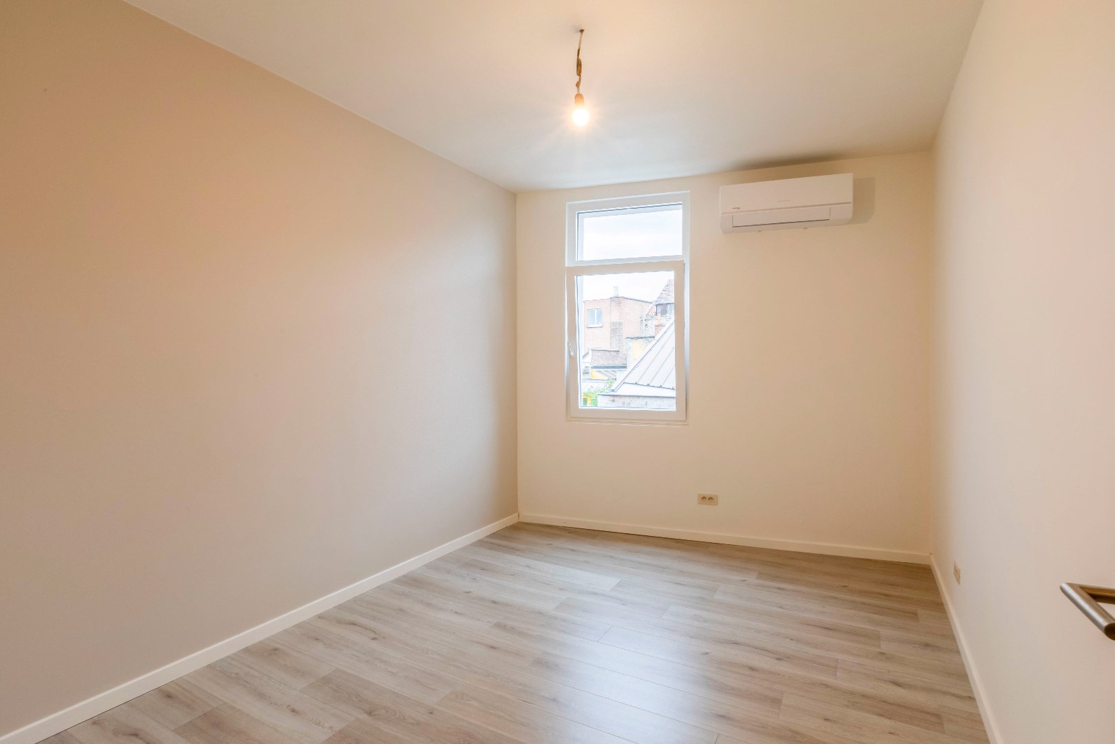 Gerenoveerde woning gelegen in de Bloemekenswijk 