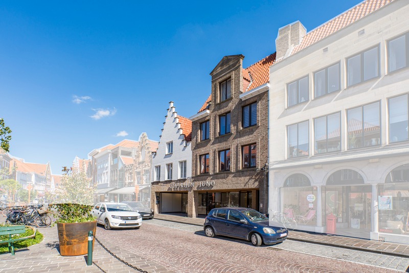 uitzonderlijk groot winkelpand in centrum Brugge 