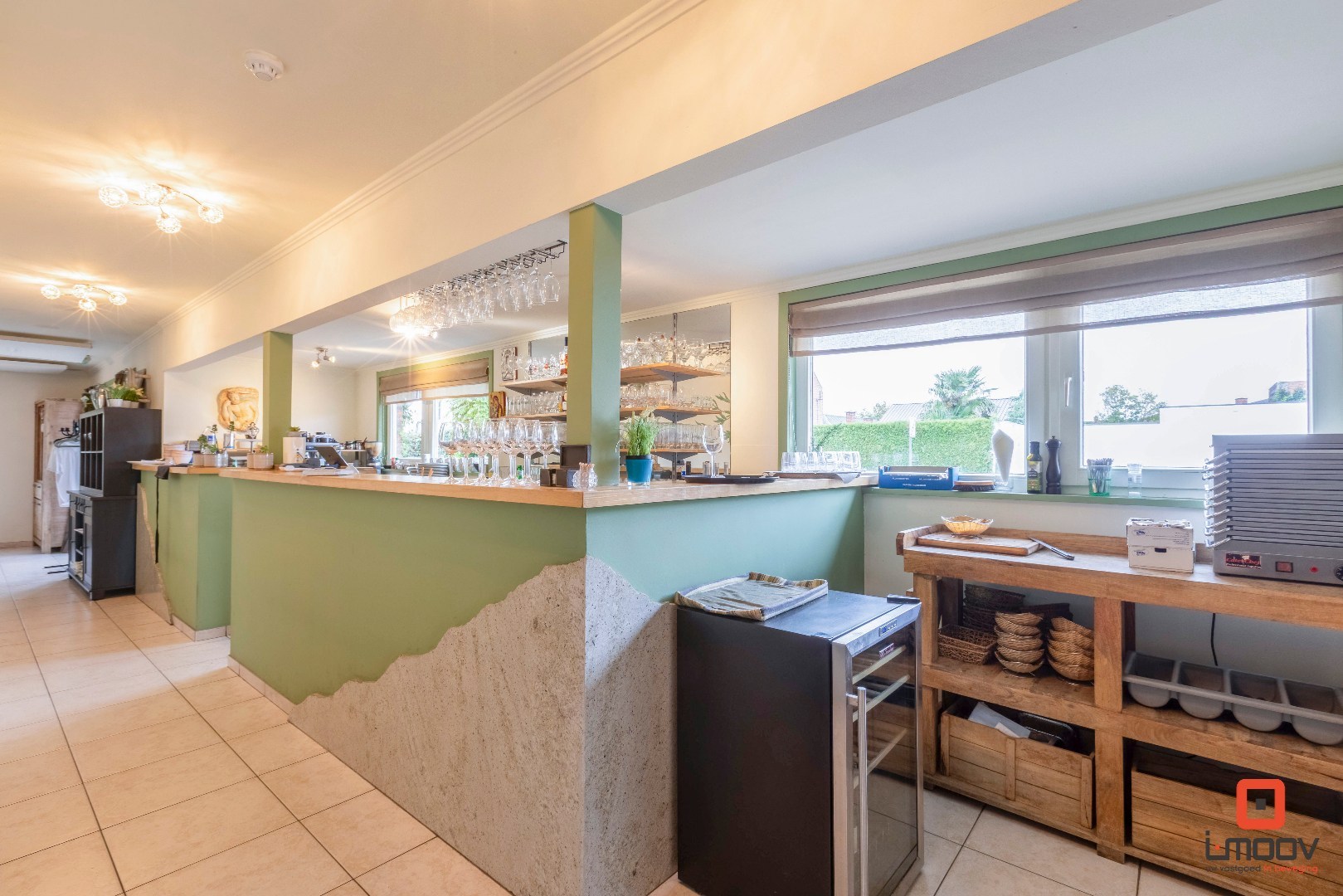 Te koop- Gebruiksklaar restaurant met terras en appartement in hartje Hijfte (Lochristi) 