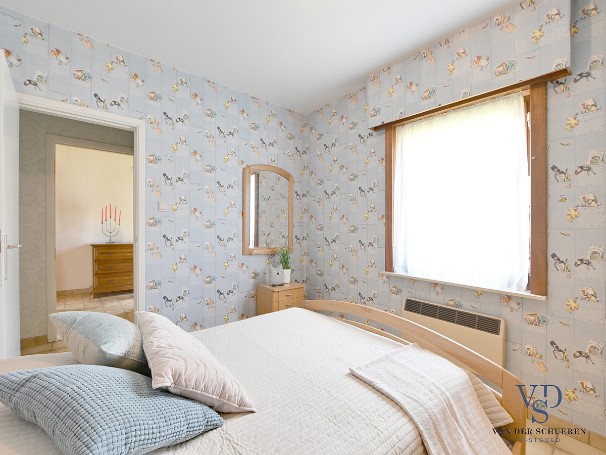 Bungalowwoning met mogelijkheden op een uniek perceel te Dikkelvenne. 