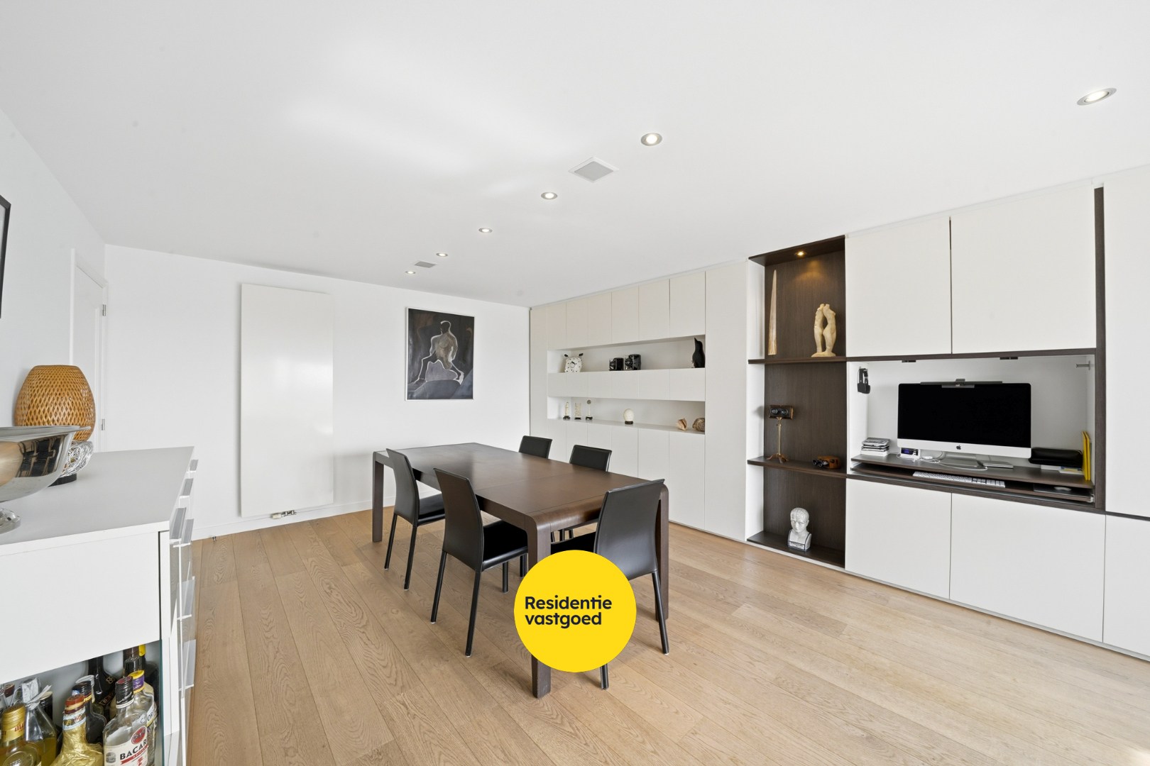 Ruim appartement met 3 slaapkamers, 2 terrassen, garage en staanplaats in Oostende 