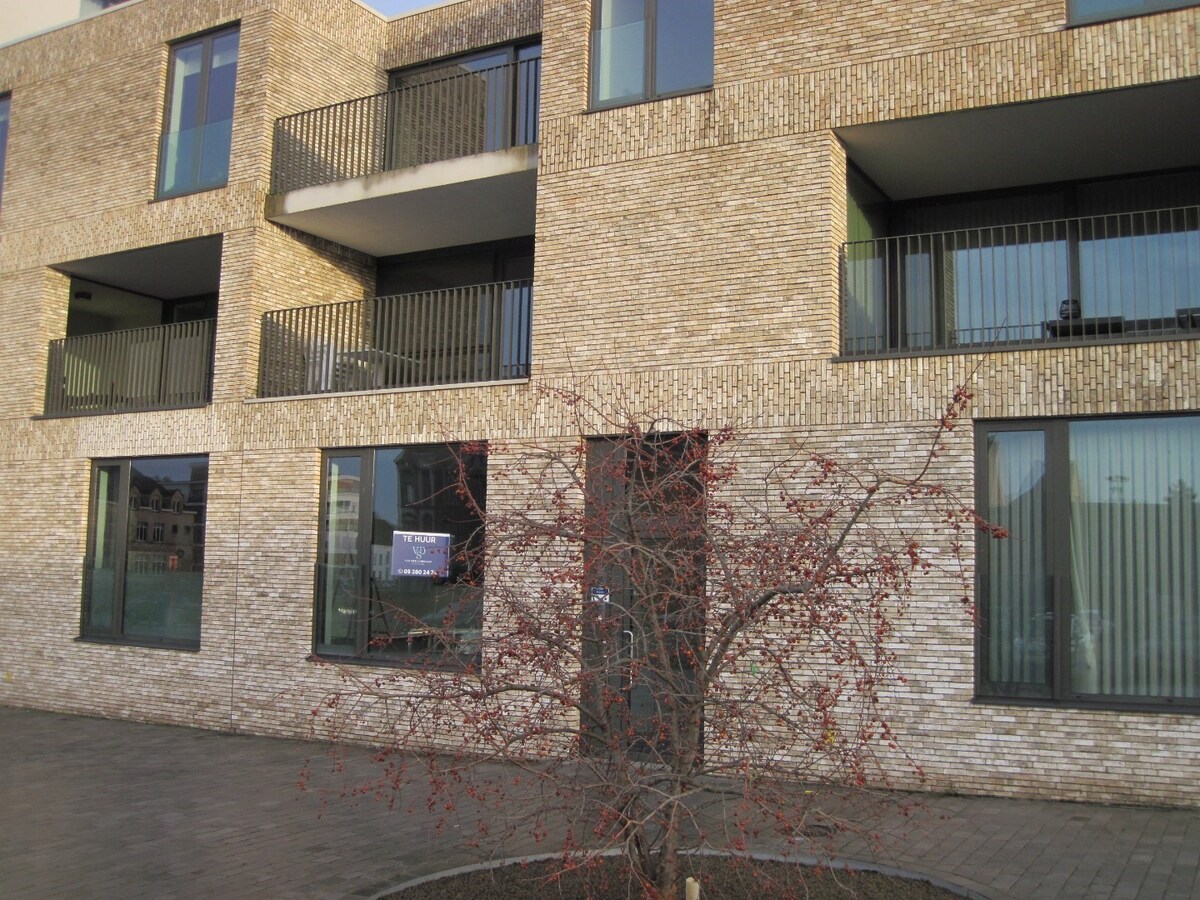 Gelijkvloers 2-slaapkamer appartement met uitzonderlijk terras. 