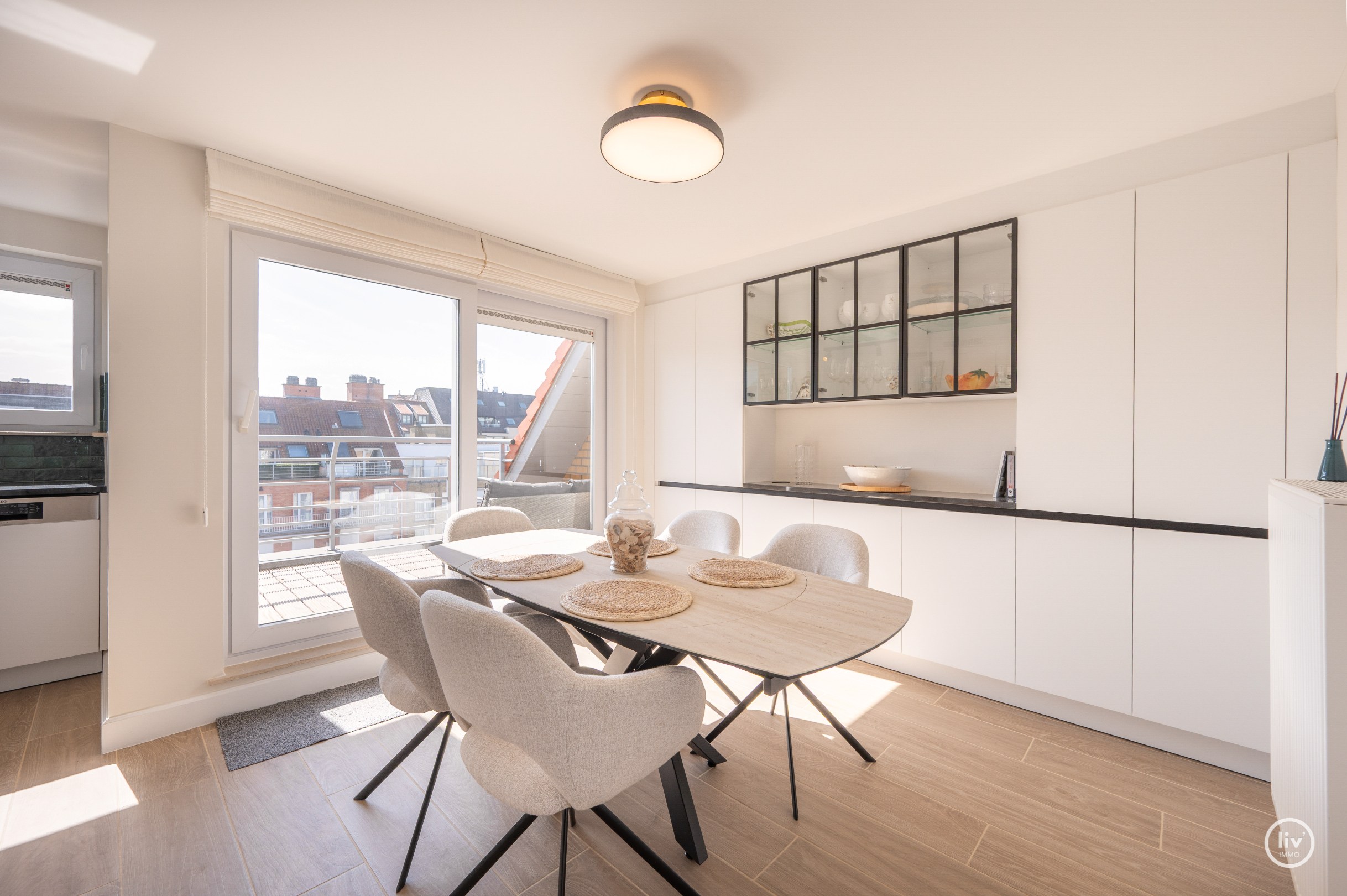 Spacieux duplex avec 3 chambres dans un emplacement de premier choix sur la Van Bunnenvaan à Knokke. 