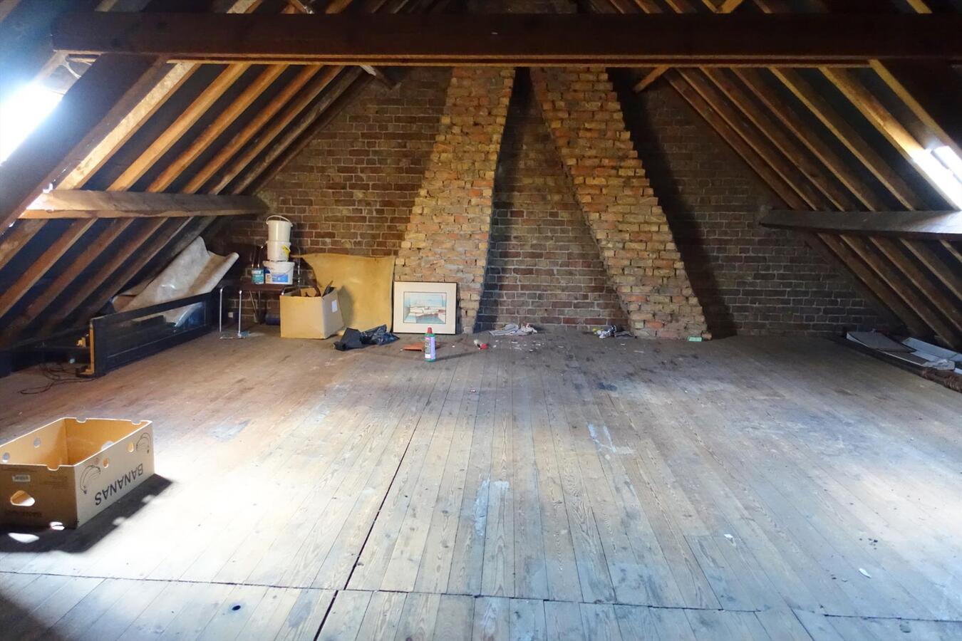 Ruime centraal gelegen rijwoning 