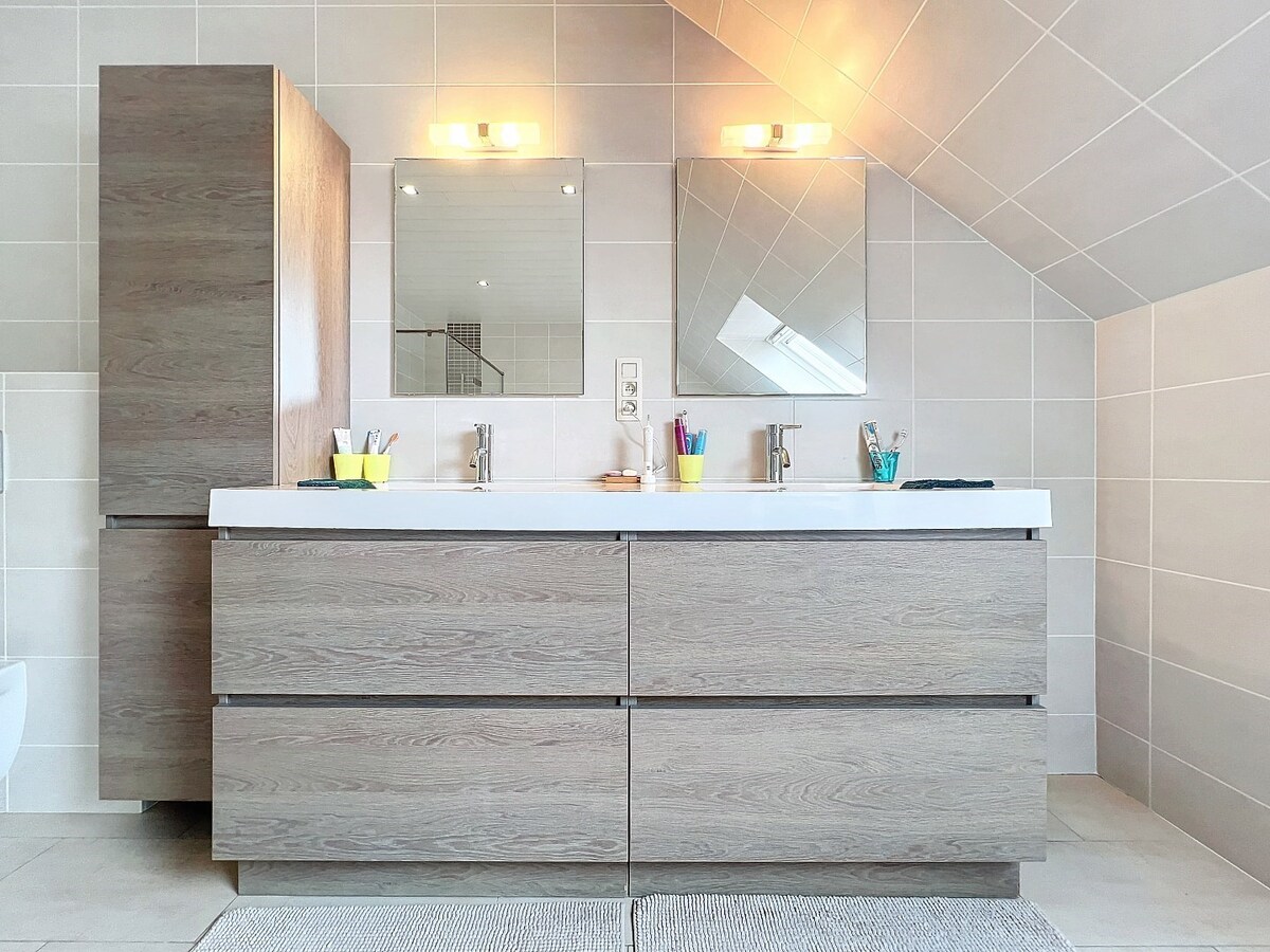 Recente, energiezuinige (label A) villa met groene achteruit te St.-Lievens-Houtem 