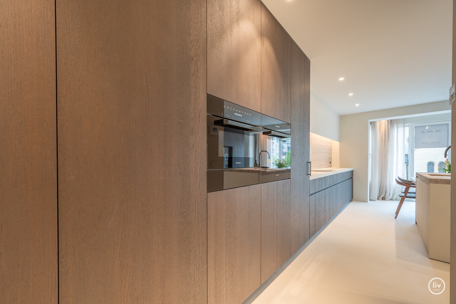 Magnifiek gerenoveerd appartement van 150 m² met open zicht op de Heilighartl kerk – Dumortierlaan, Knokke 