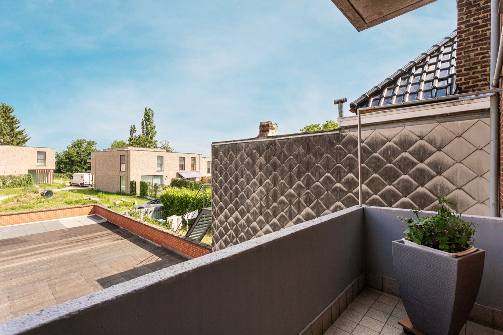 2 slpk app. met terras en garage 