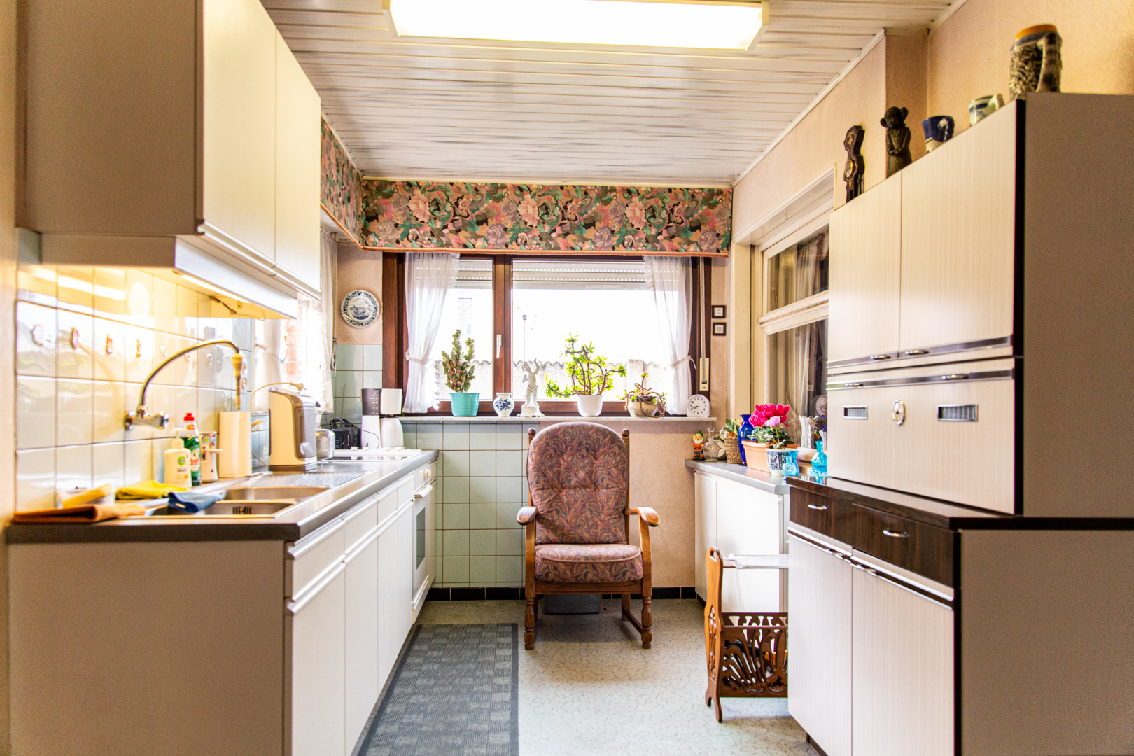 Op te frissen HoB met 3 slpks, rustig gelegen te Adegem 