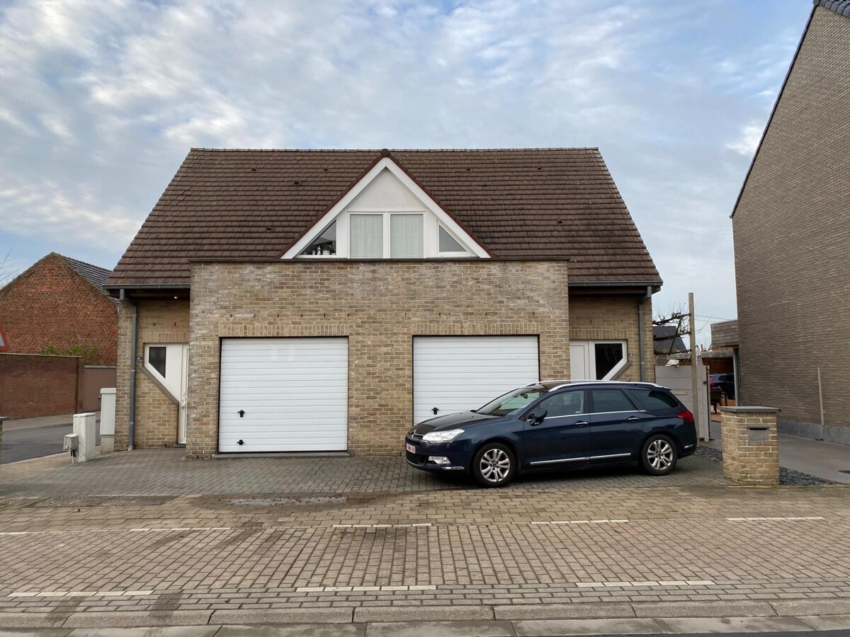 Verrassend ruime benedenwoning met tuin en garage 