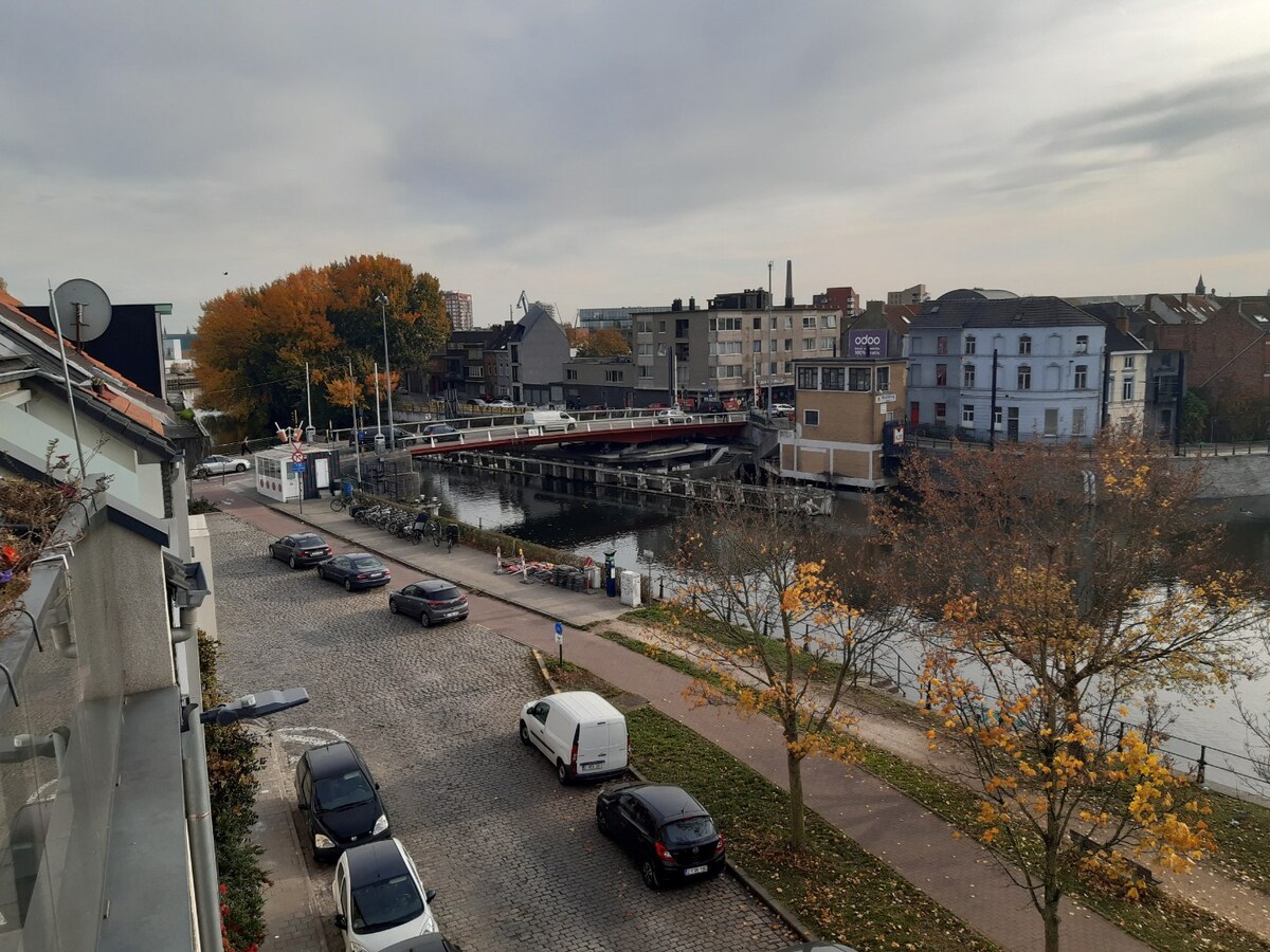 Eigentijds appartement op toplocatie. 