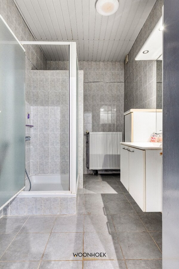 Centraal gelegen woning met 2 badkamers te Zele! 