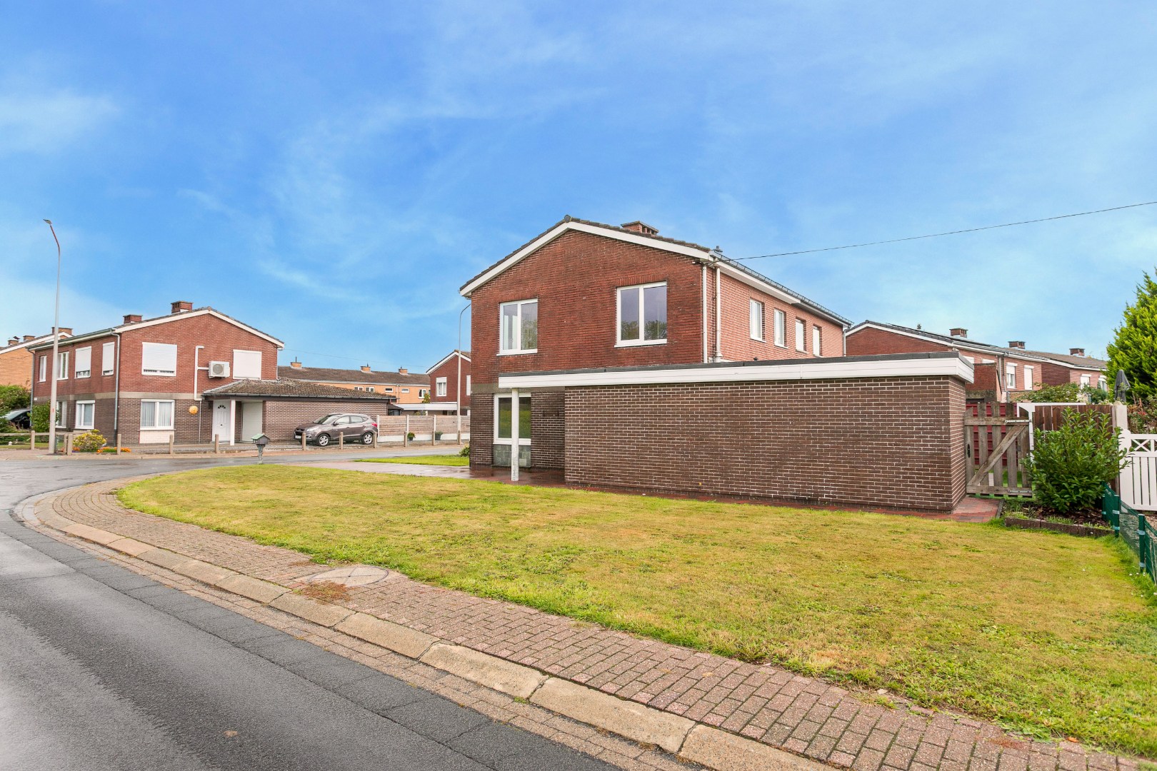 Rustig gelegen driegevelwoning met 3 slpk te Galmaarden 