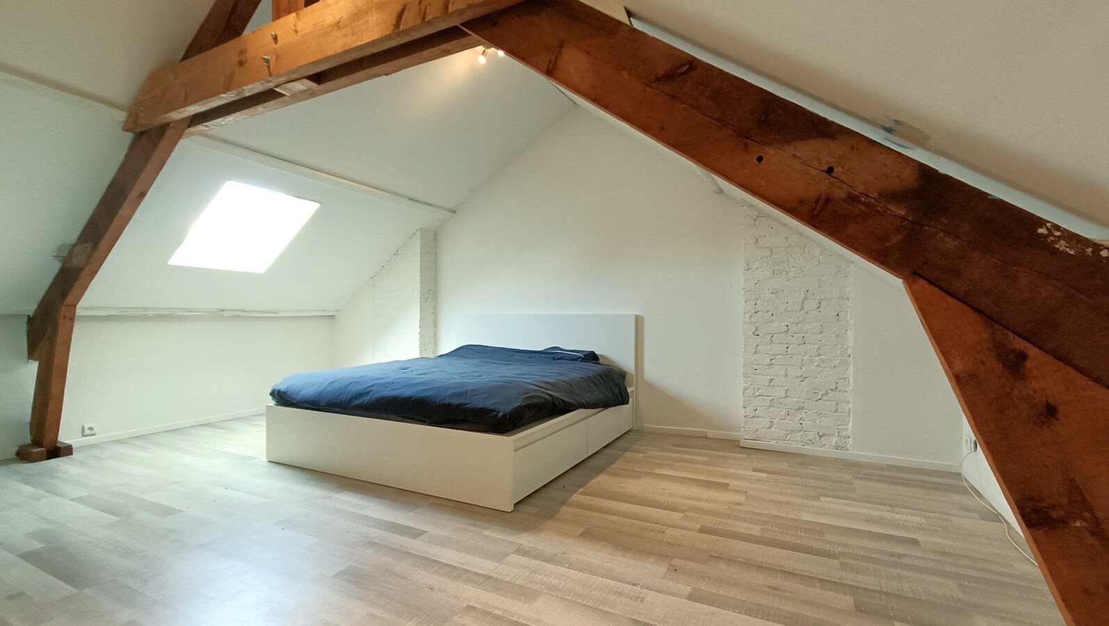 Woning met 3 slaapkamers, garage en tuin 