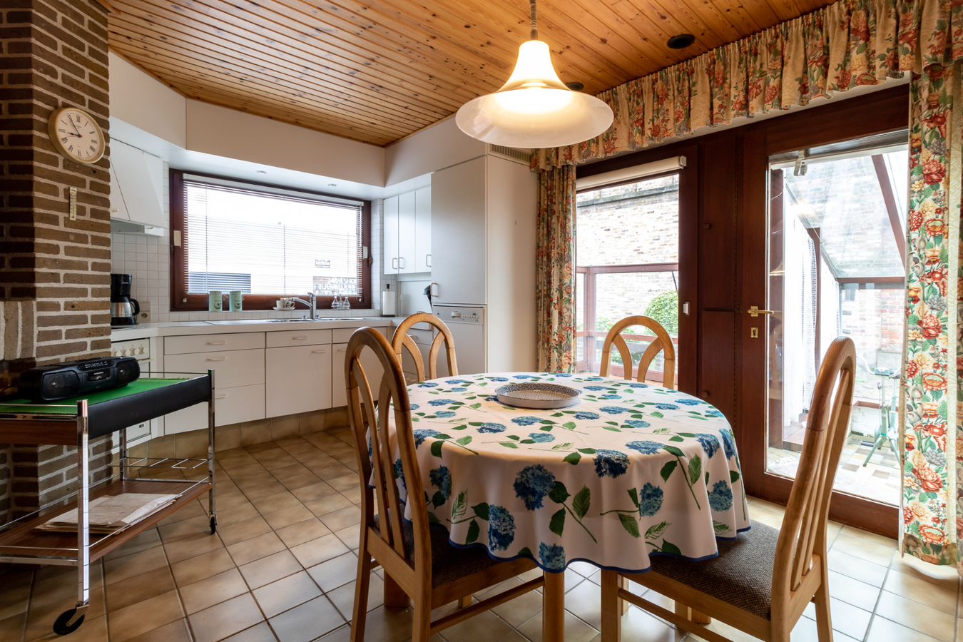 Vrijstaande woning op 696 m² op centrale locatie te Koekelare 