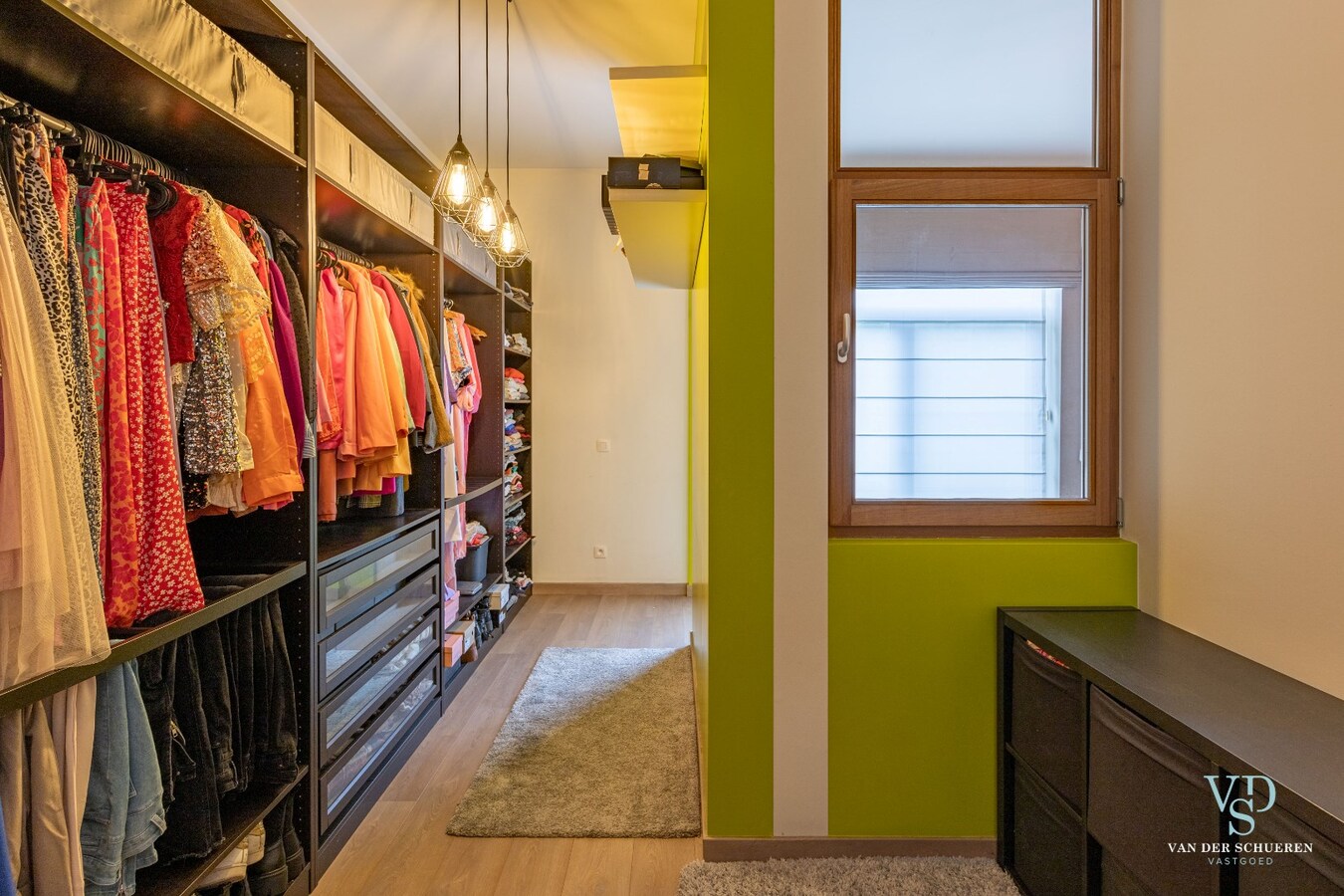 Ruim en rustig wonen in eigentijdse loft. 