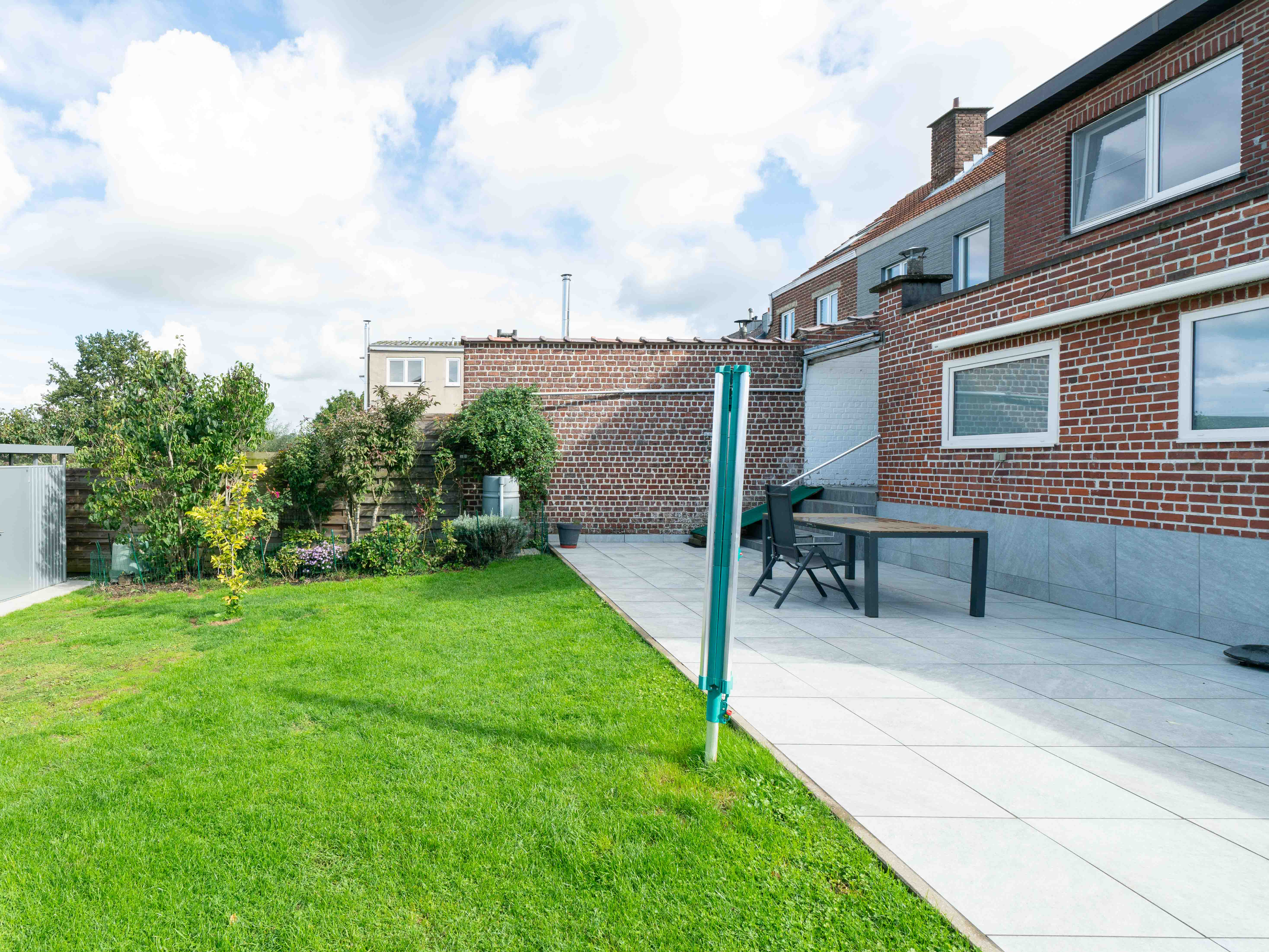 Zeer ruime gezinswoning met 4 slaapkamers en bureel 