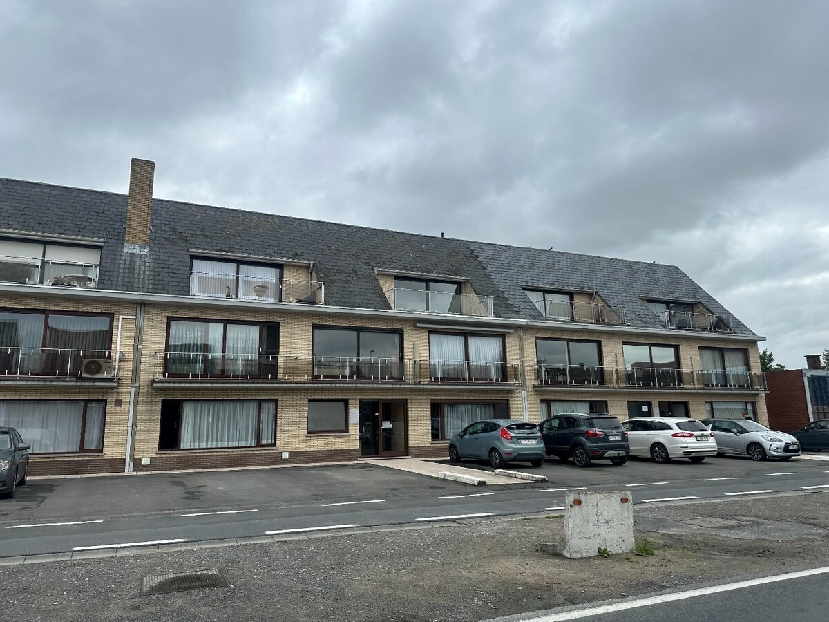Dakappartement met 2 slaapkamers en garage te Roeselare 