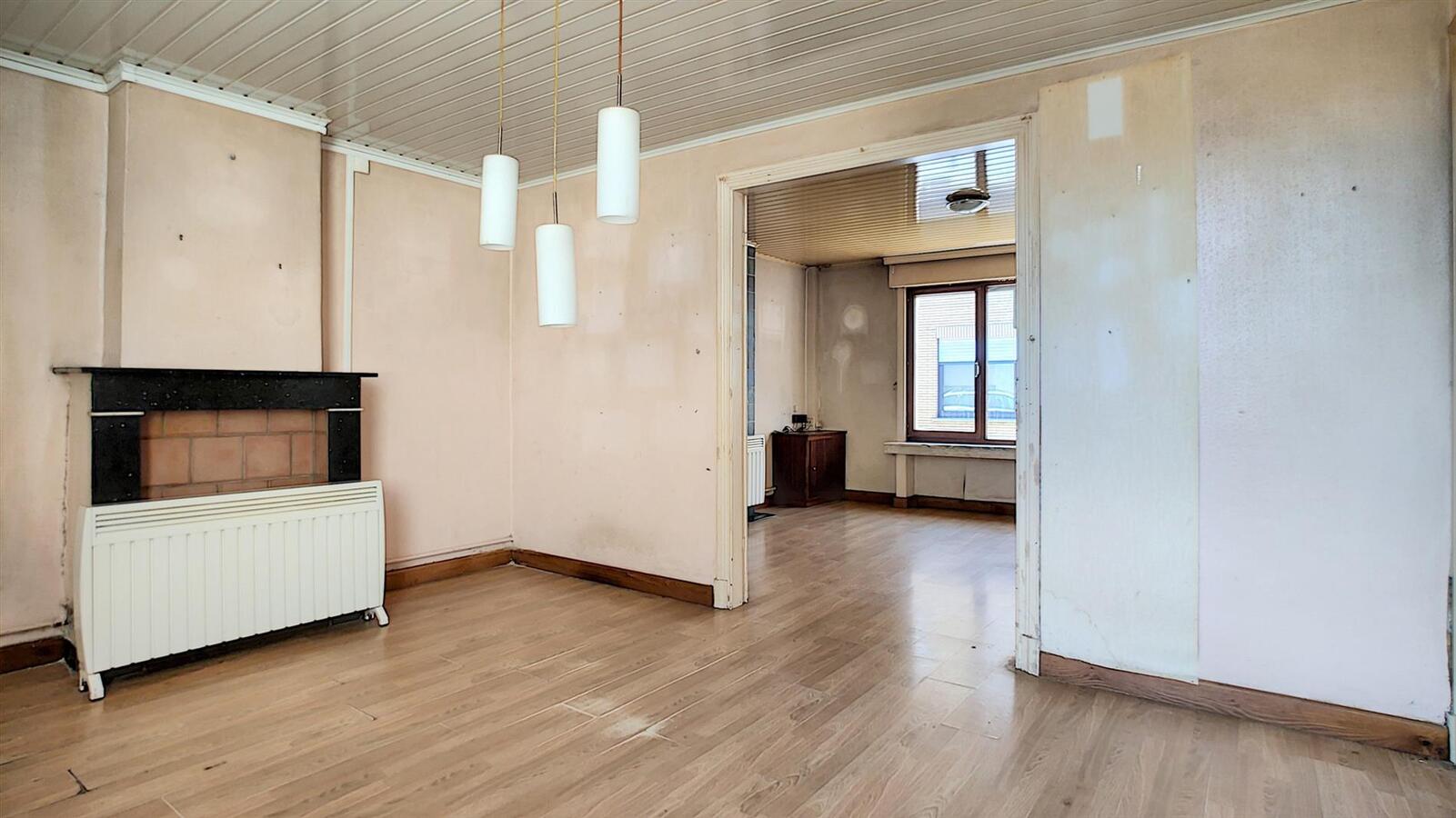 Volledig te renoveren woning met aangename tuin - Heist 