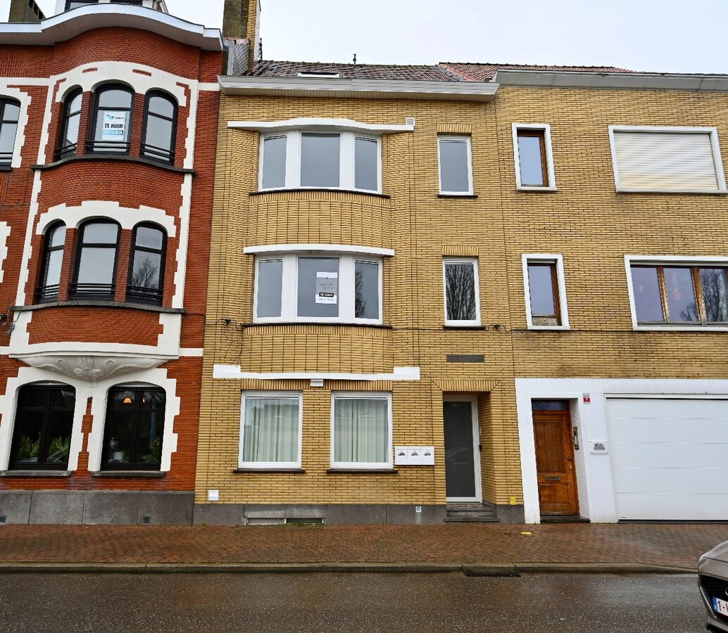 RUIM GERENOVEERD 2-SLAAPKAMER APPARTEMENT 