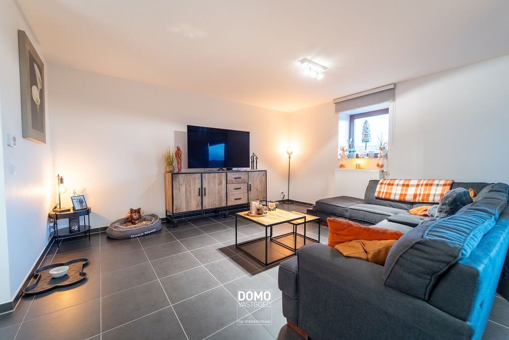 INSTAPKLAAR 2 SLAAPKAMER APPARTEMENT MET PRACHTIG RUIM TERRAS TE BILZEN CENTRUM 