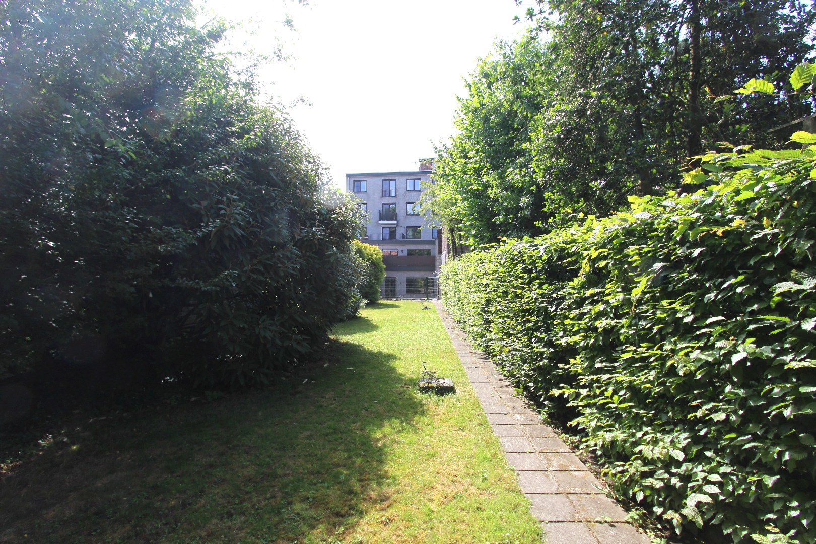 RIANT APPARTEMENT MET 3 SLAAPKAMERS EN GROOT TERRAS 