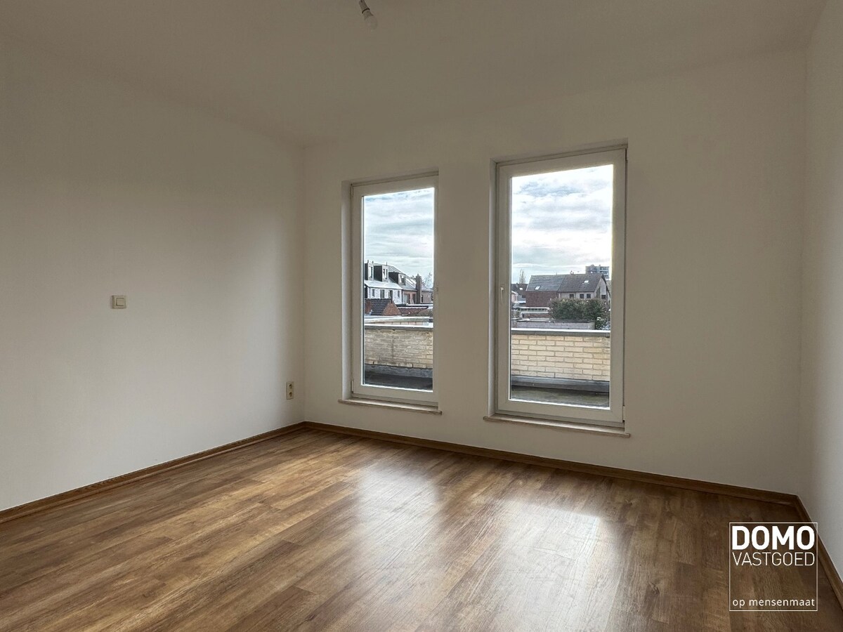 Ruime woning met tuin, garage en 3 slaapkamers vlakbij centrum Hasselt 