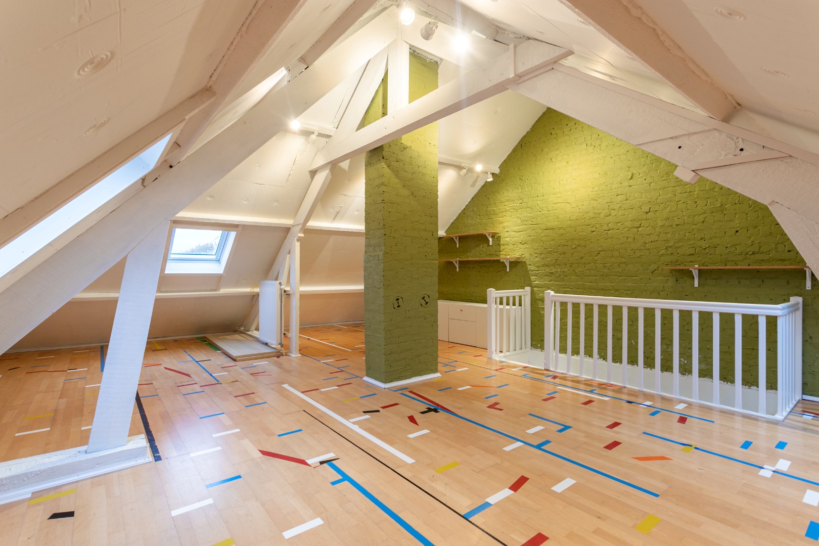 Instapklare woning met 4 slpk op perceel van 5a 45ca 