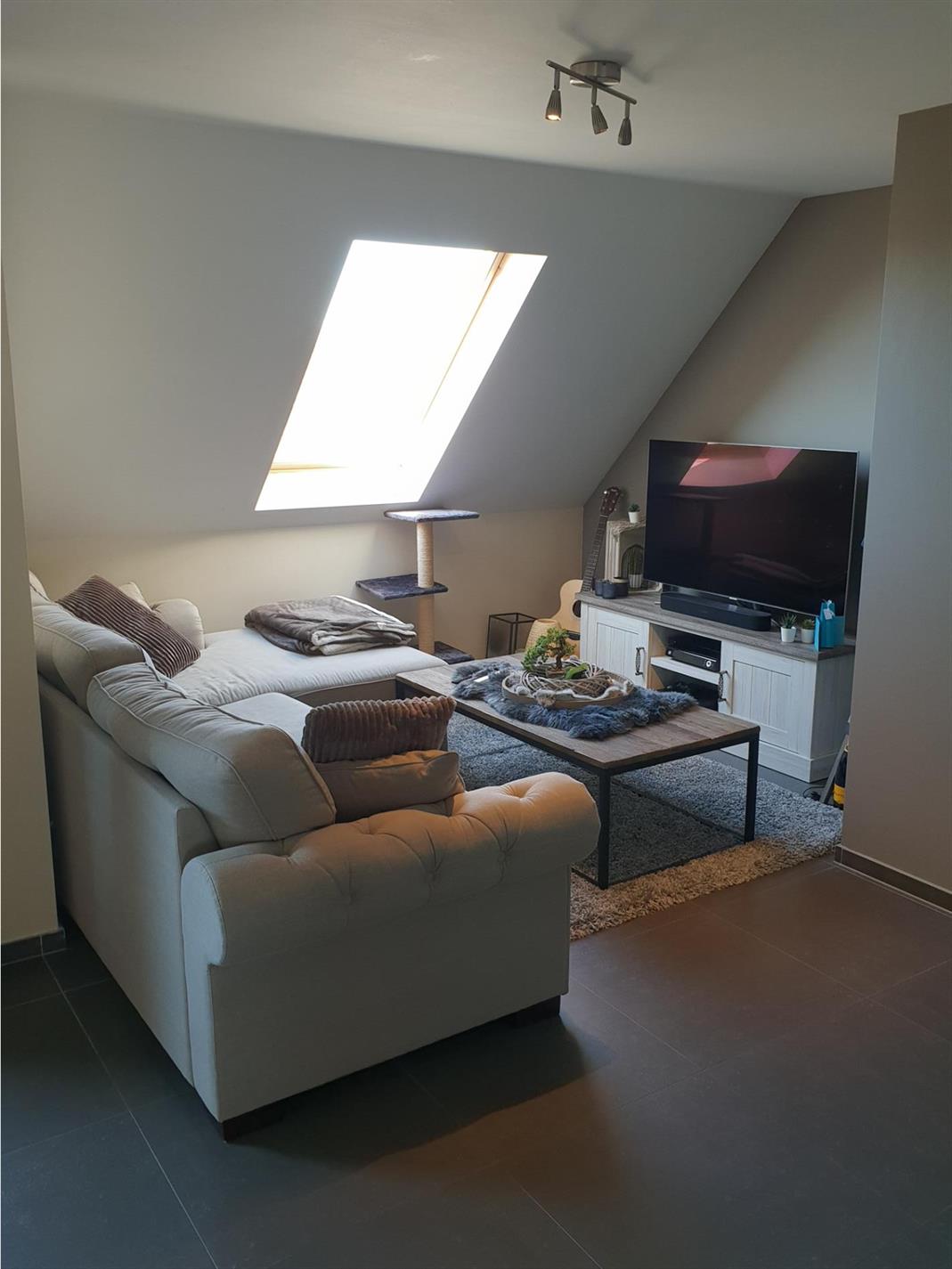 Duplex appartement met 2 slpks, terras en garage te Maldegem 