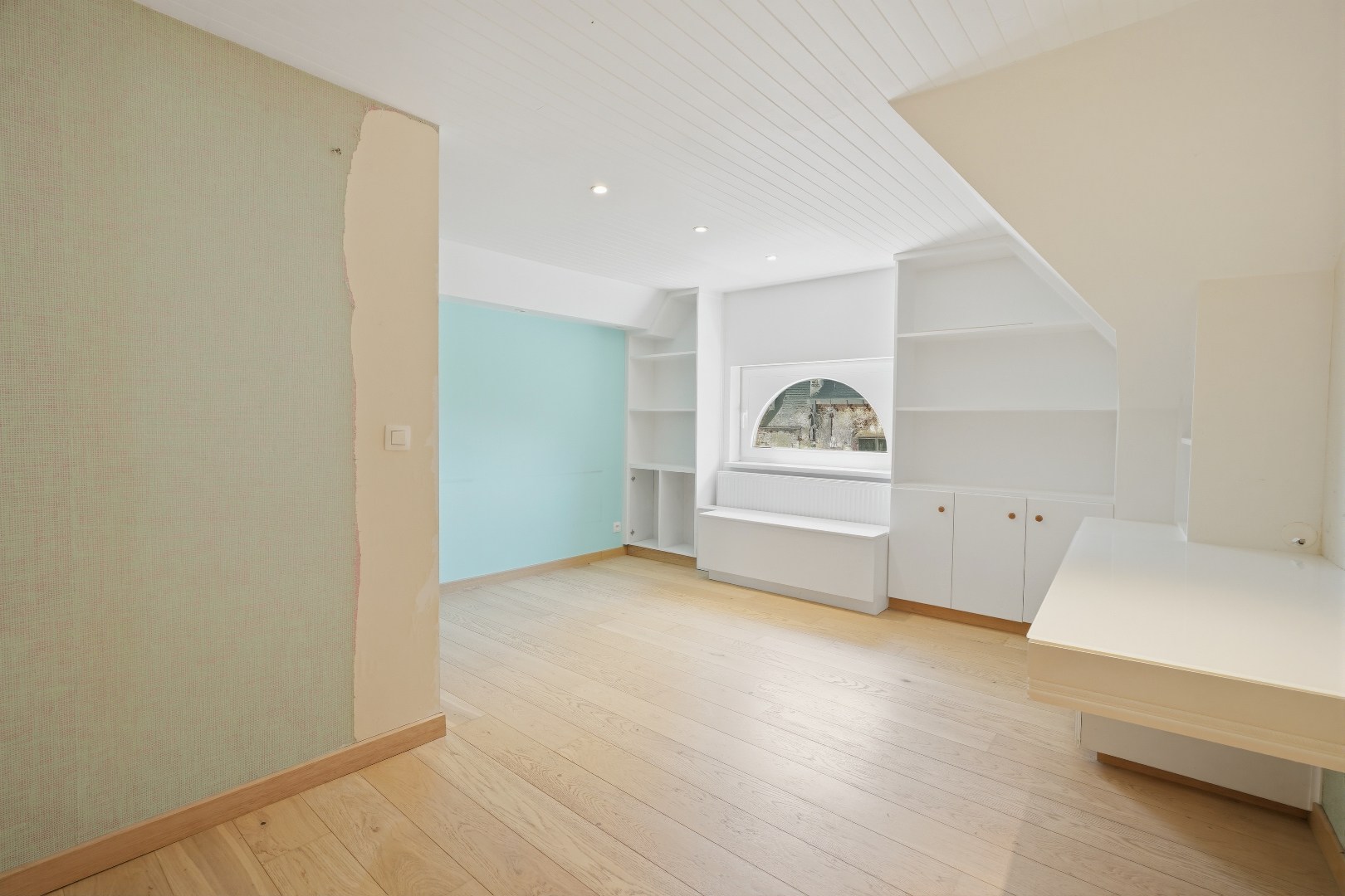 Herenhuis met handelsruimte &amp; wellness in Nieuwpoort-Stad 