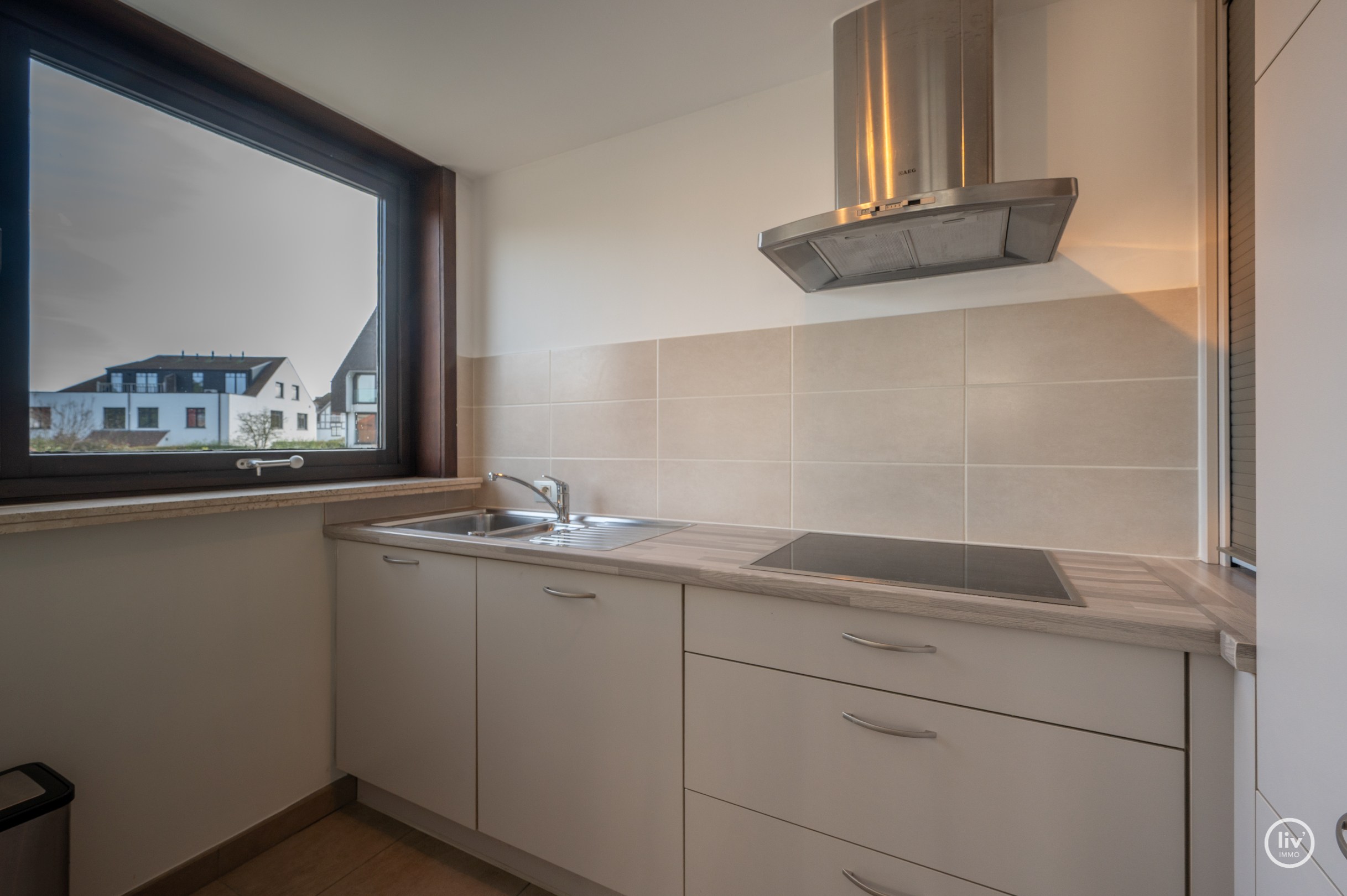 Lichtrijk 1-slaapkamerappartement op een aangename ligging vlakbij de Lippenslaan te Knokke. 