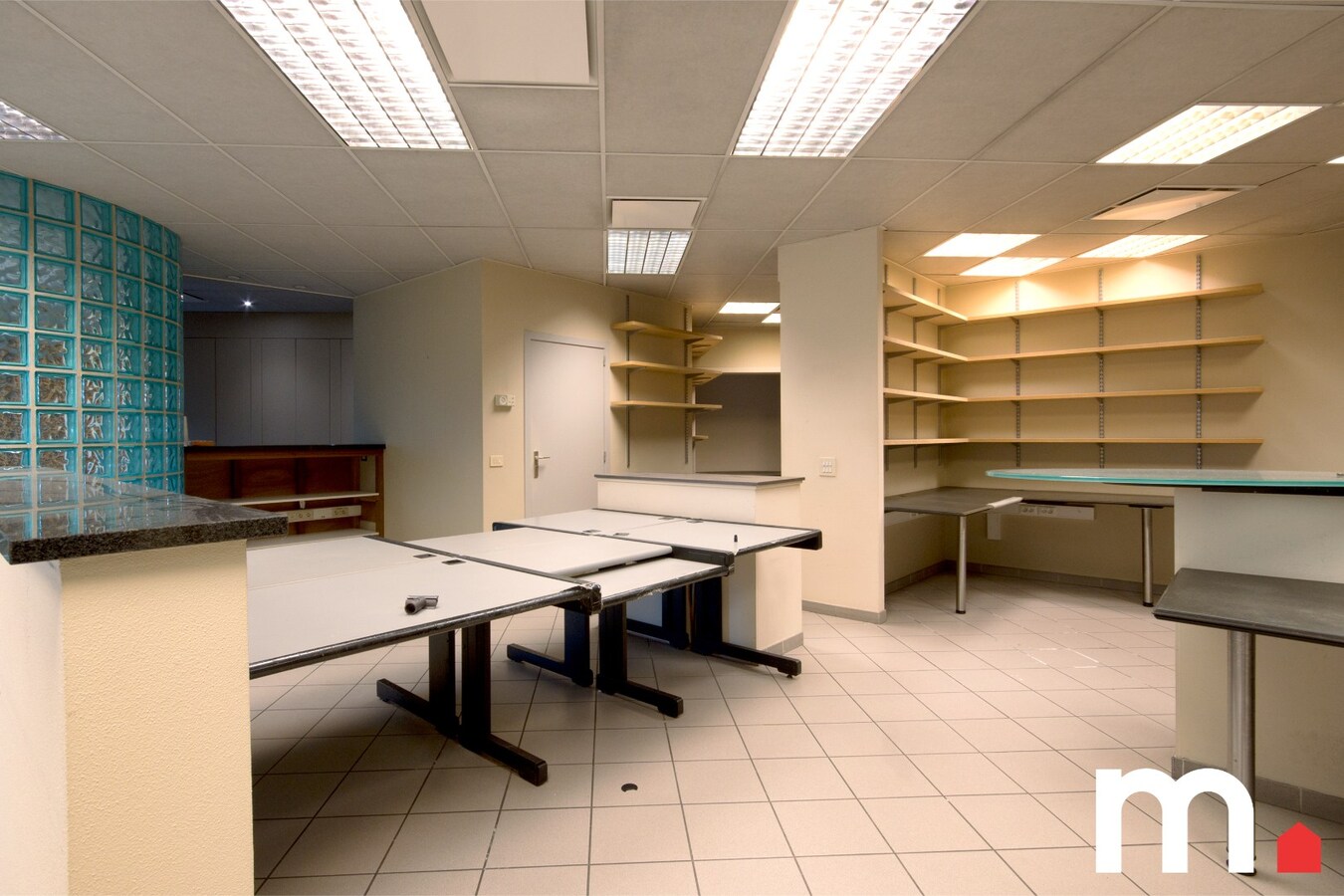 Villa met binnenzwembad, sauna en praktijkruimte (160m2) te Kuurne ! 