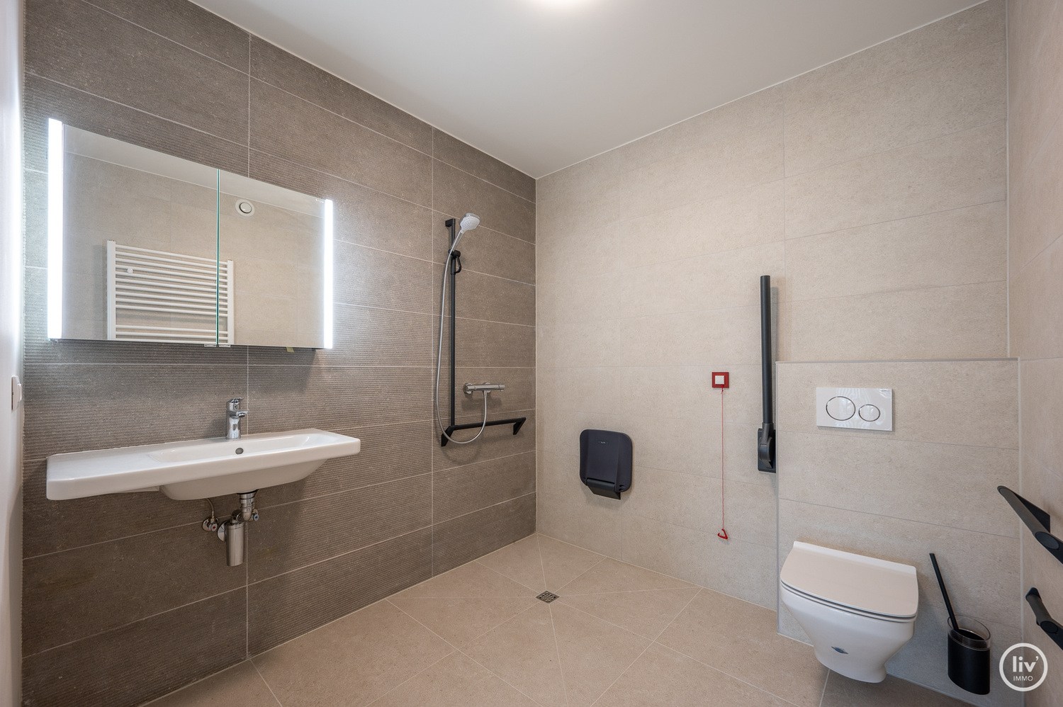 Appartement- MEUBLE - Appartement lumineux avec une chambre à coucher près de l'avenue du roi - Lippenslaan dans la résidence Cypres. 