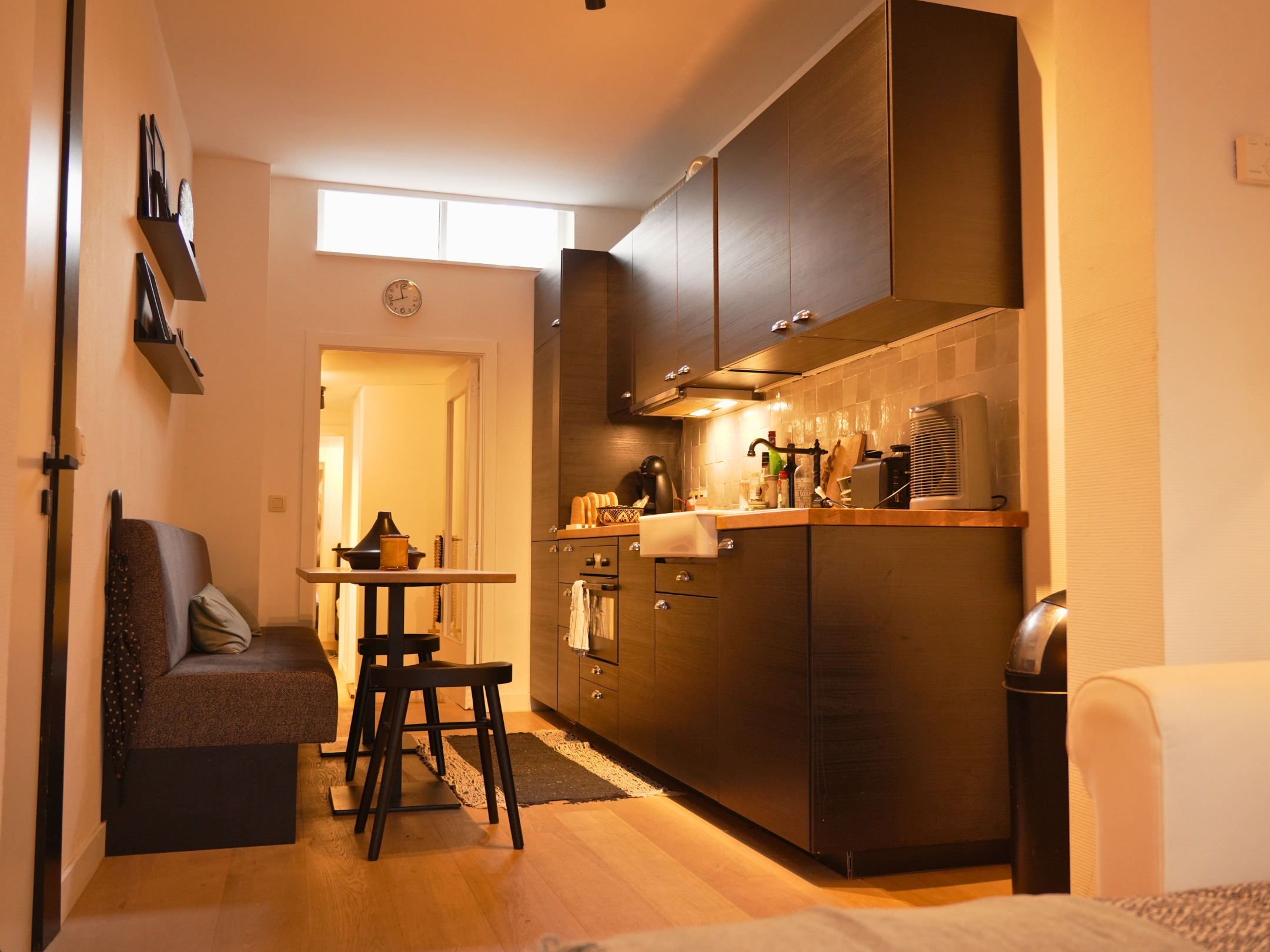 Instapklaar gelijkvloers-appartement met 2-slaapkamers centraal liggen tussen het Zoute en de Lippenslaan. 