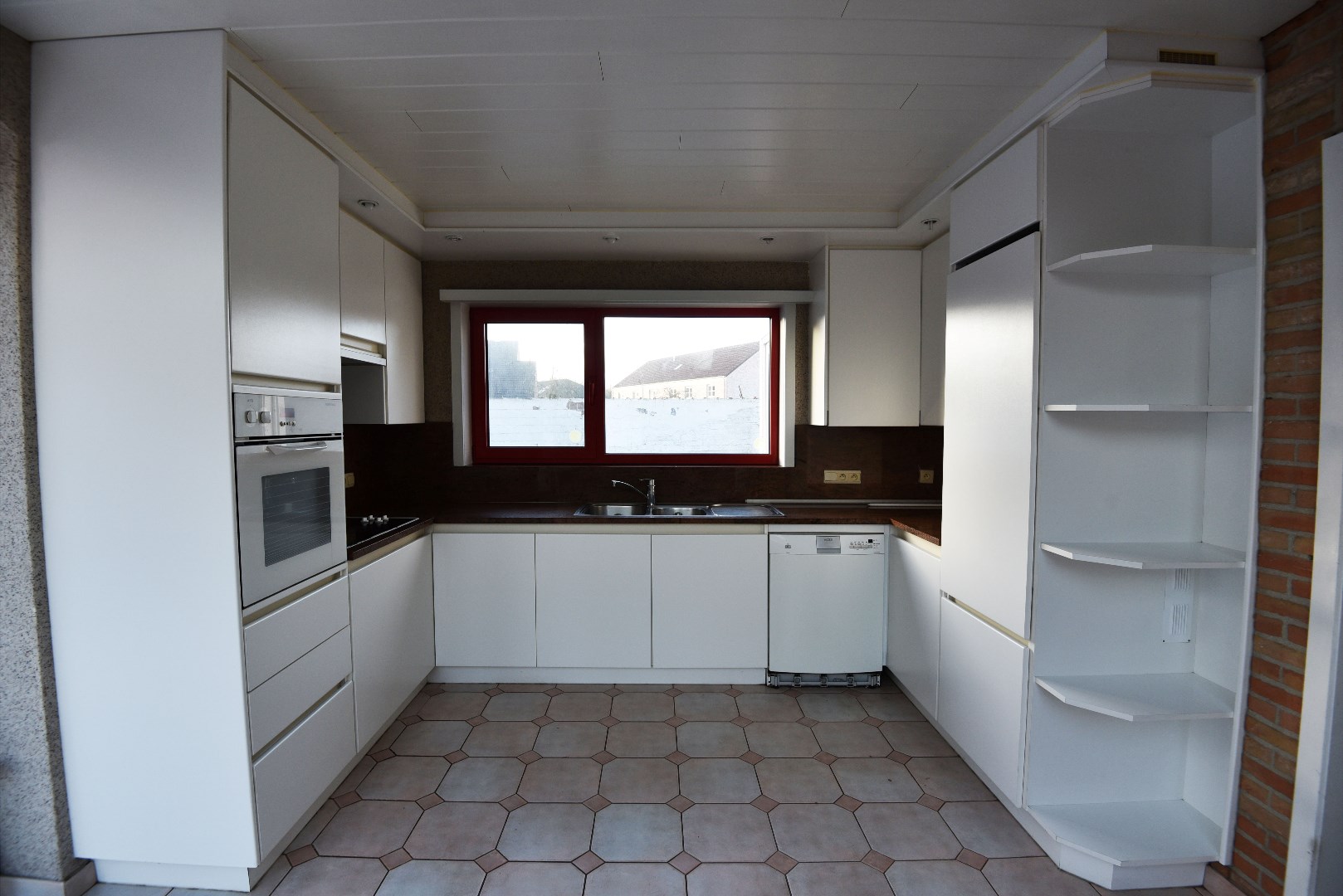 HOB met 3 slaapkamers, garage en tuin te Adegem 