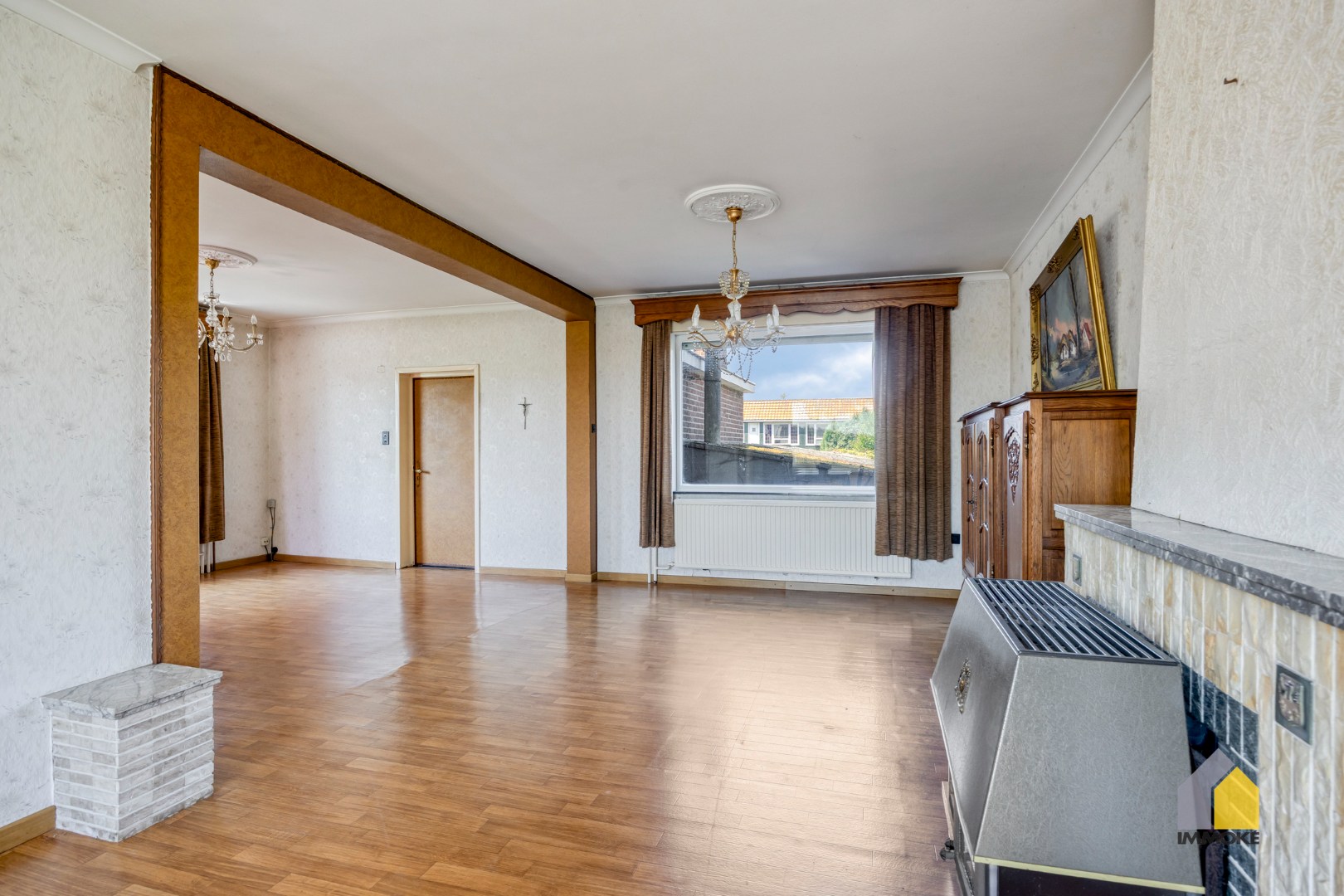 Karaktervolle, halfvrijstaande woning op 7a 31ca met aangrenzend weiland 16a 50ca. 
