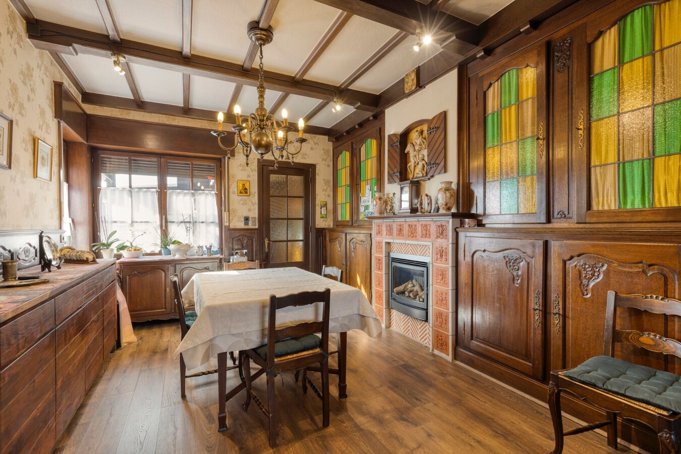 Karaktervolle woning in Engelse cottage-stijl met 3 slaapkamers 