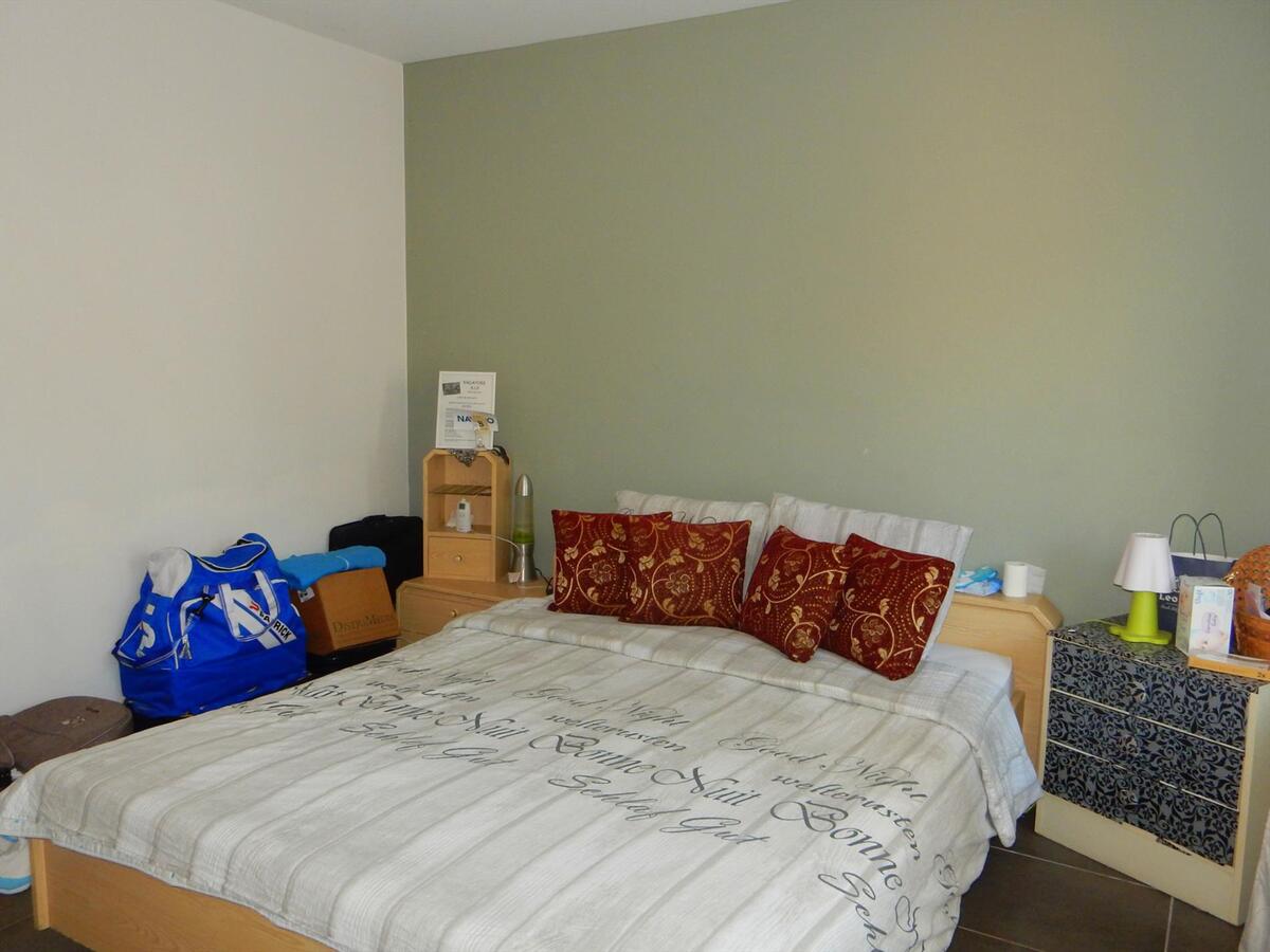 Vernieuwd appartement met 2 slaapkamers 