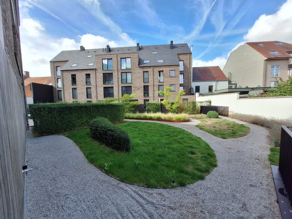 Lichtrijk 2-slaapkamerappartement met parkzicht, zonnig terras en ruime zolder en EPC A! 