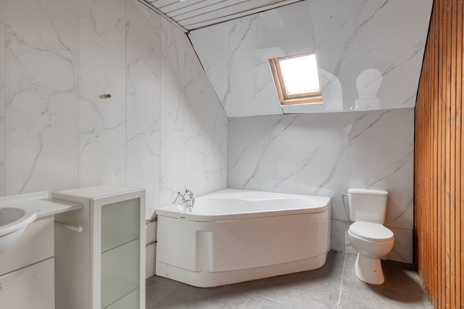 Te renoveren woning in een landelijk gebied in Geel op een perceel van 9.334m² 