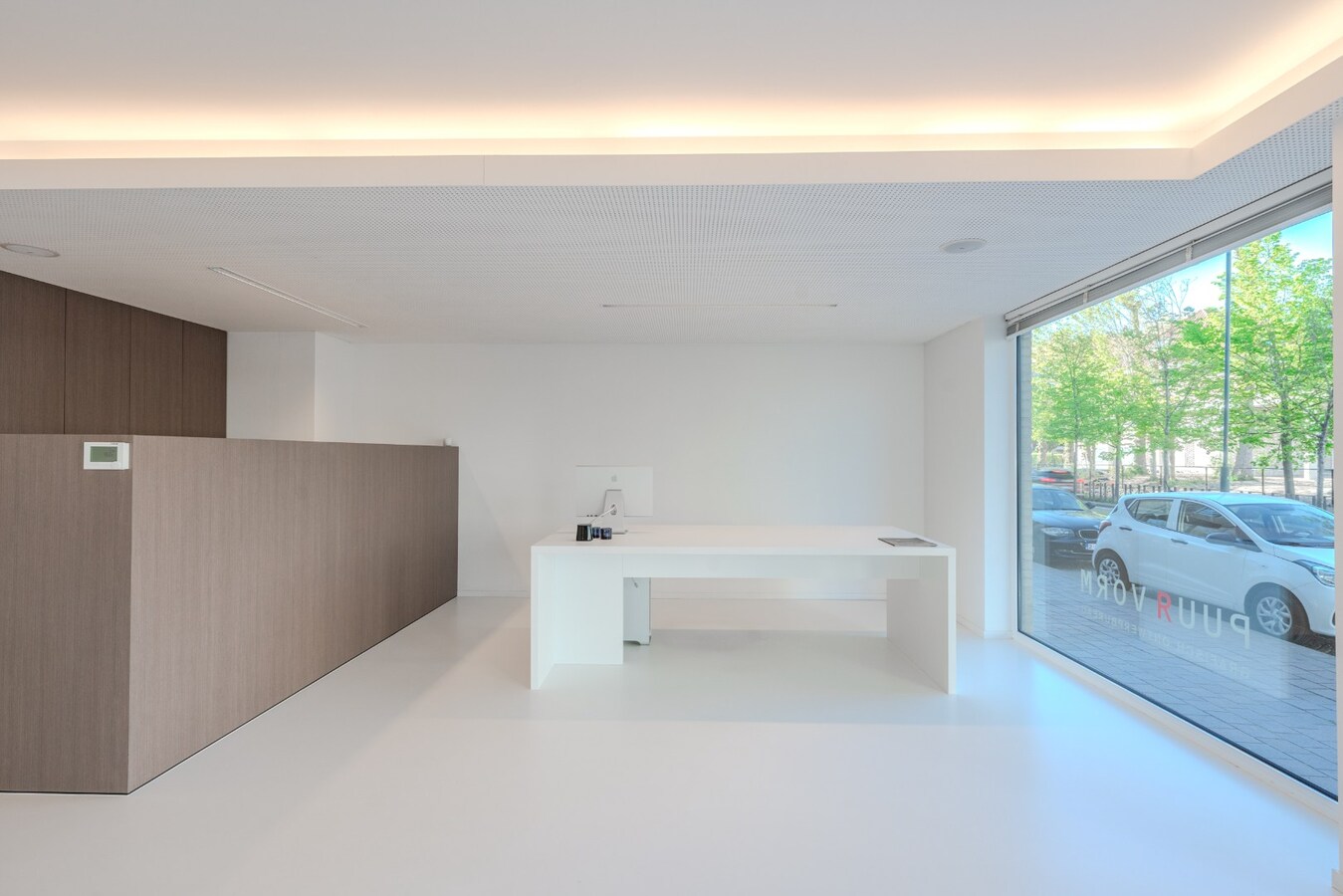 Commercial shop for sale in De Panne