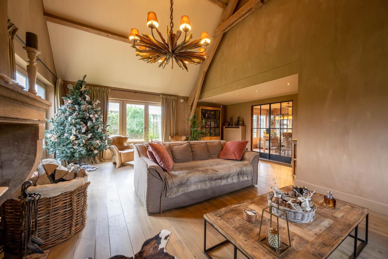 Idyllisch landhuis gelegen op 8330 m² te Ruiselede 