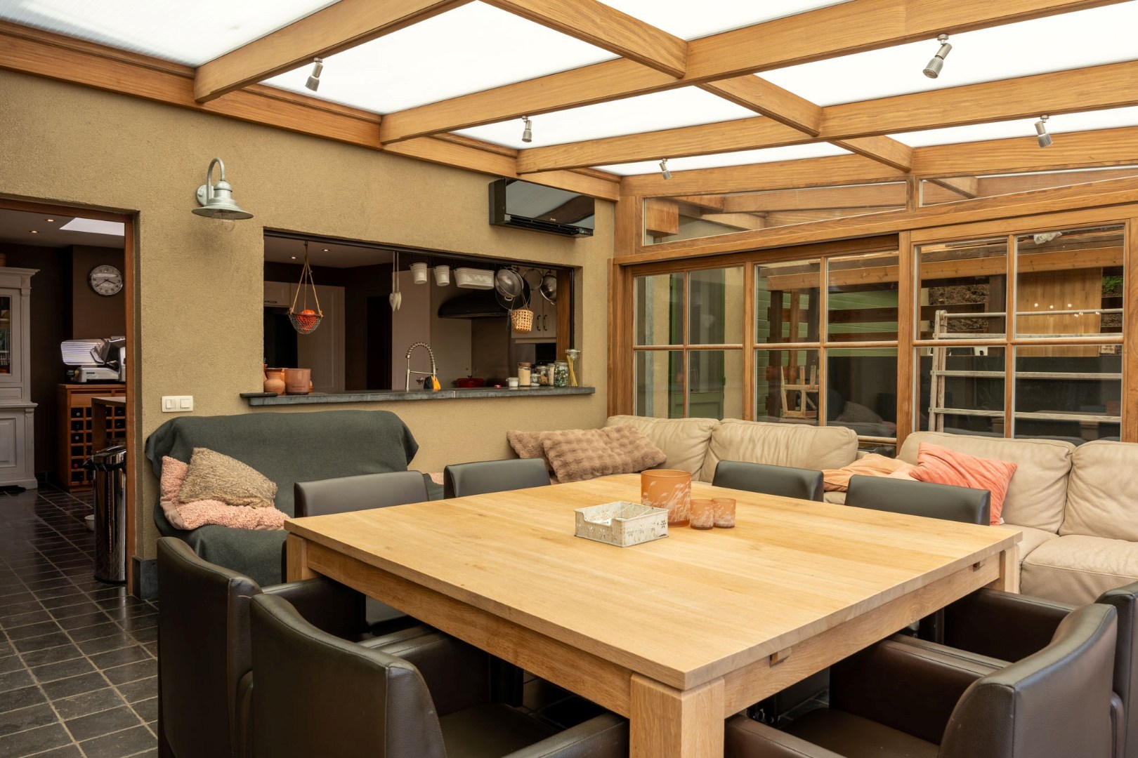 Rustig gelegen, alleenstaande woning met mooie tuin op 1.195 m² 