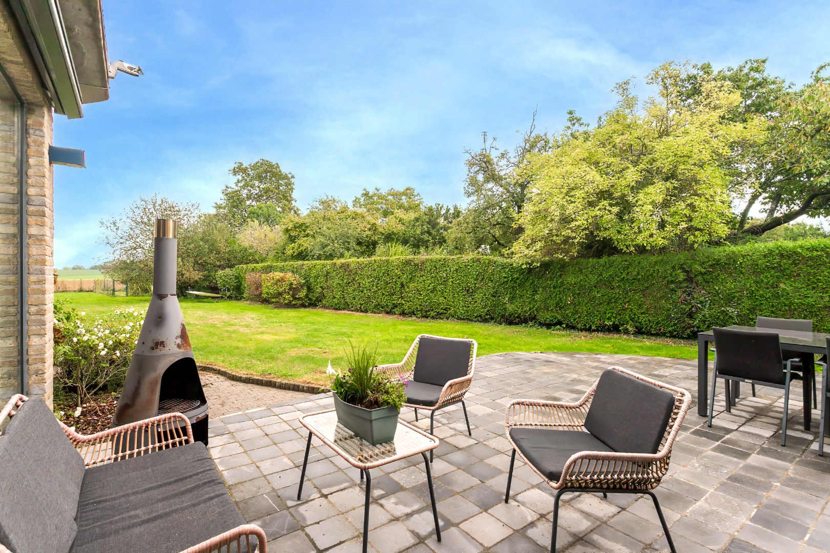 Instapklare driegevelwoning met 3 slpk te Lembeek 